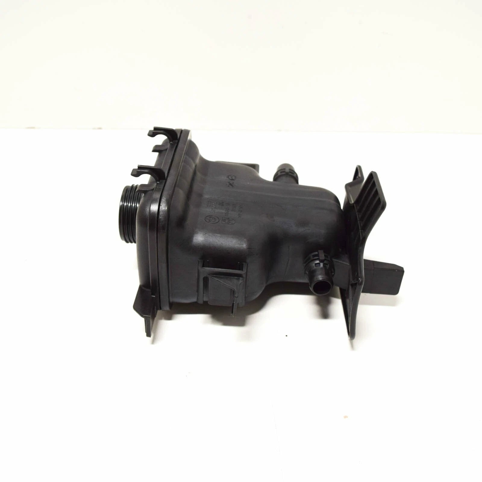 NEW BMW 7 G11 G12 COOLANT ENGINE EXPANSION TANK 17138610658 8610658 ORIGINAL