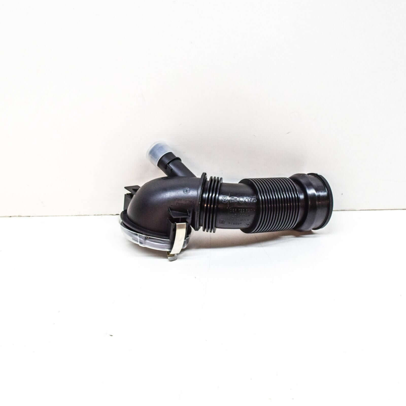 NEW AUDI A3 8P ENGINE AIR INTAKE HOSE 06F129627H ORIGINAL