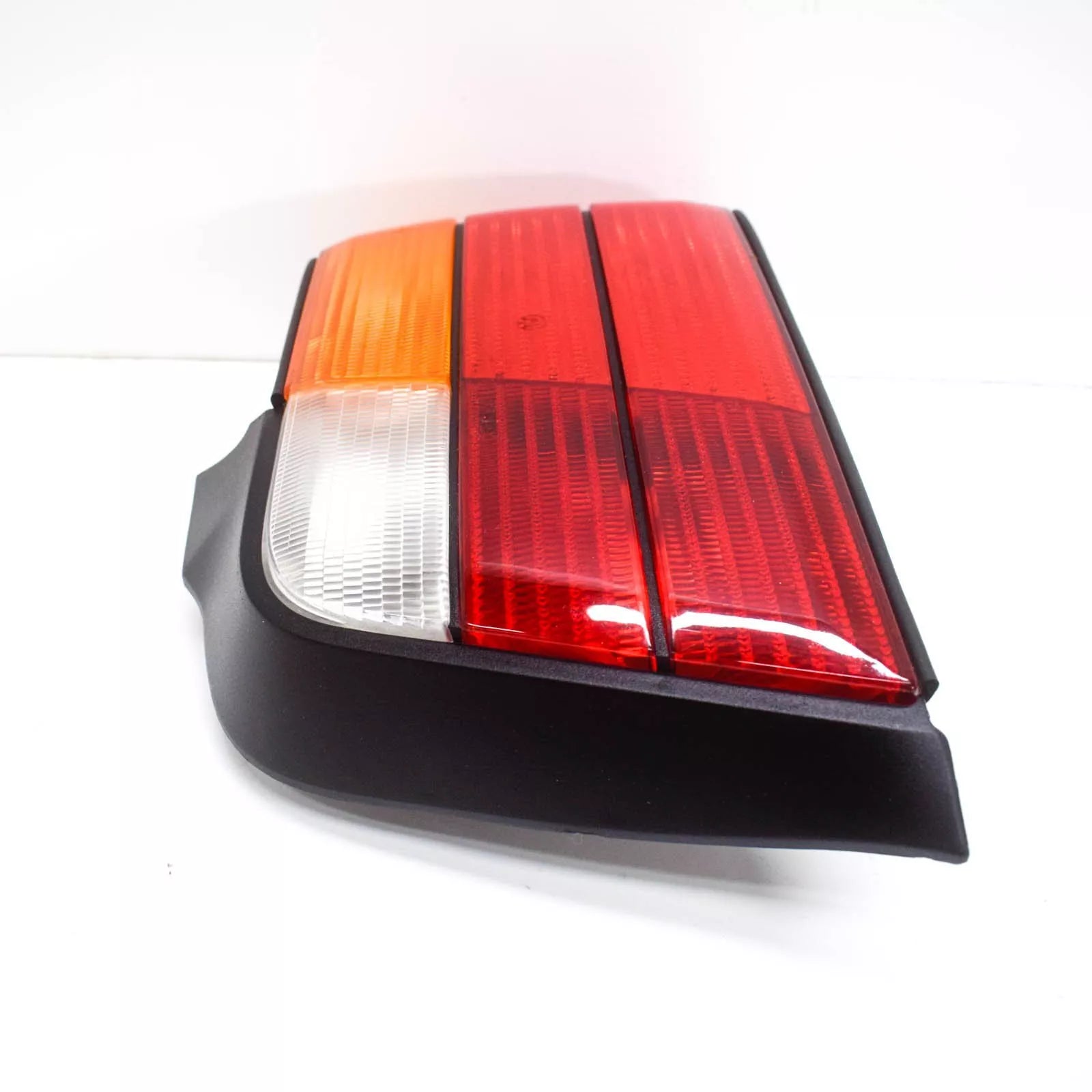 NEW BMW E36 SEDAN TAIL LIGHT RIGHT 1393432 63211393432 ORIGINAL