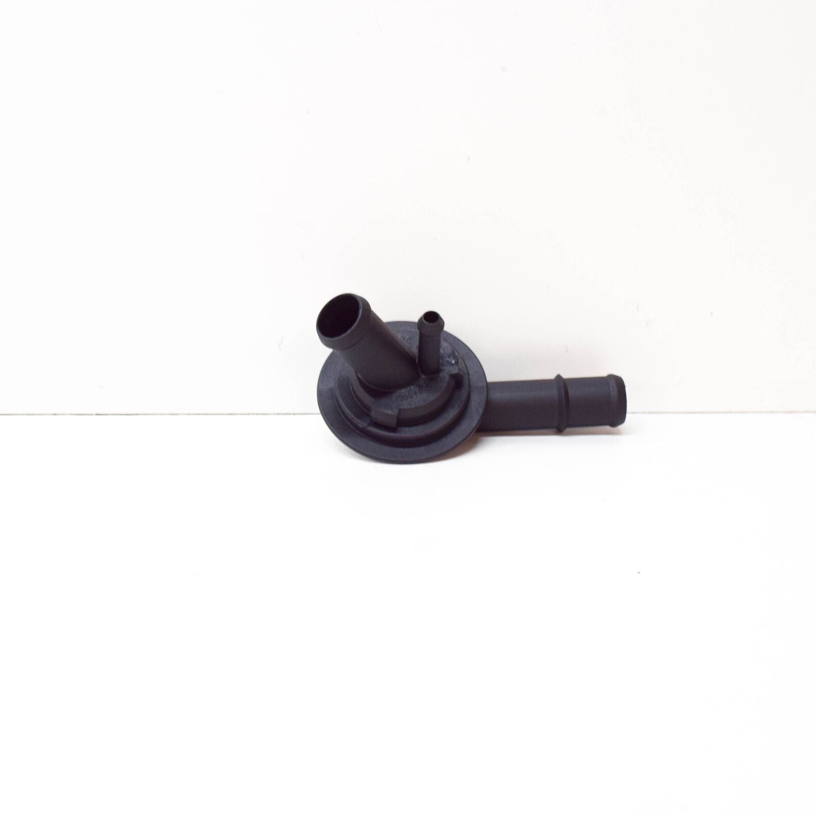 NEW MERCEDES-BENZ S W220 HEATER HOSE CONNECTOR A2208320015 ORIGINAL