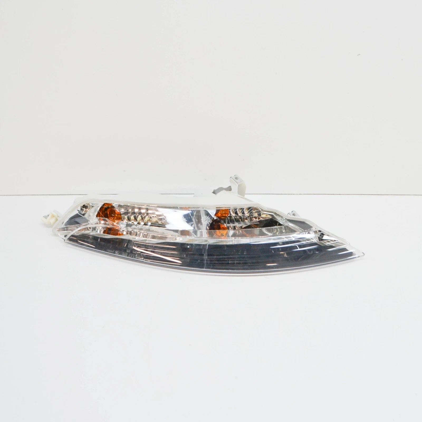 NEW BMW 6 E64 FRONT RIGHT TURN INDICATOR LIGHT 63137165806 ORIGINAL