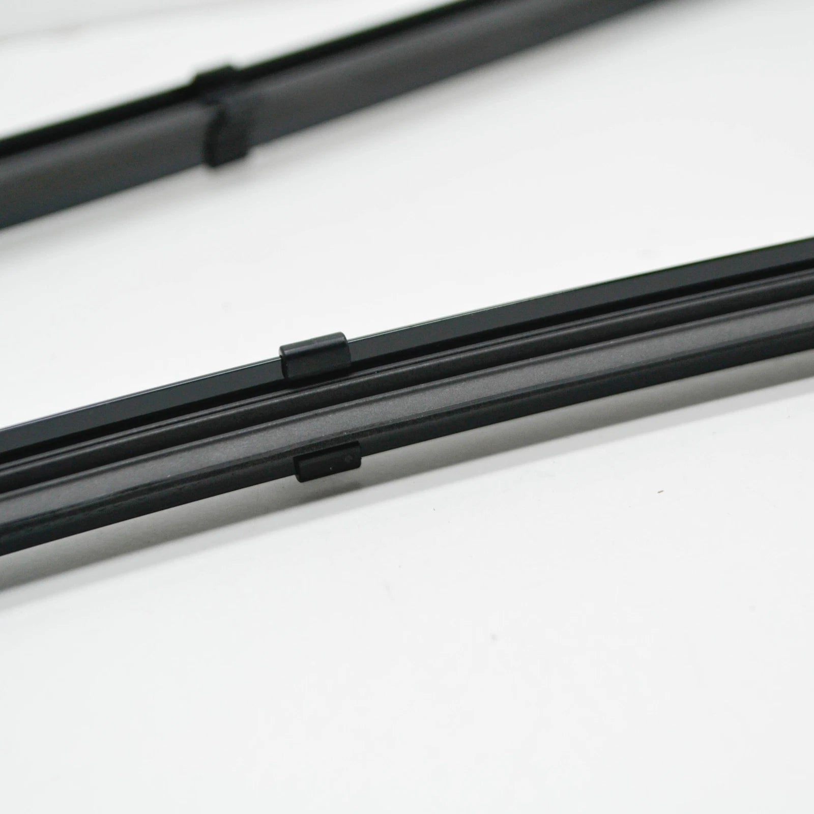 NEW AUDI A8 4E FRONT WINDSCREEN WIPER BLADES SET AERO LHD 4E0998002