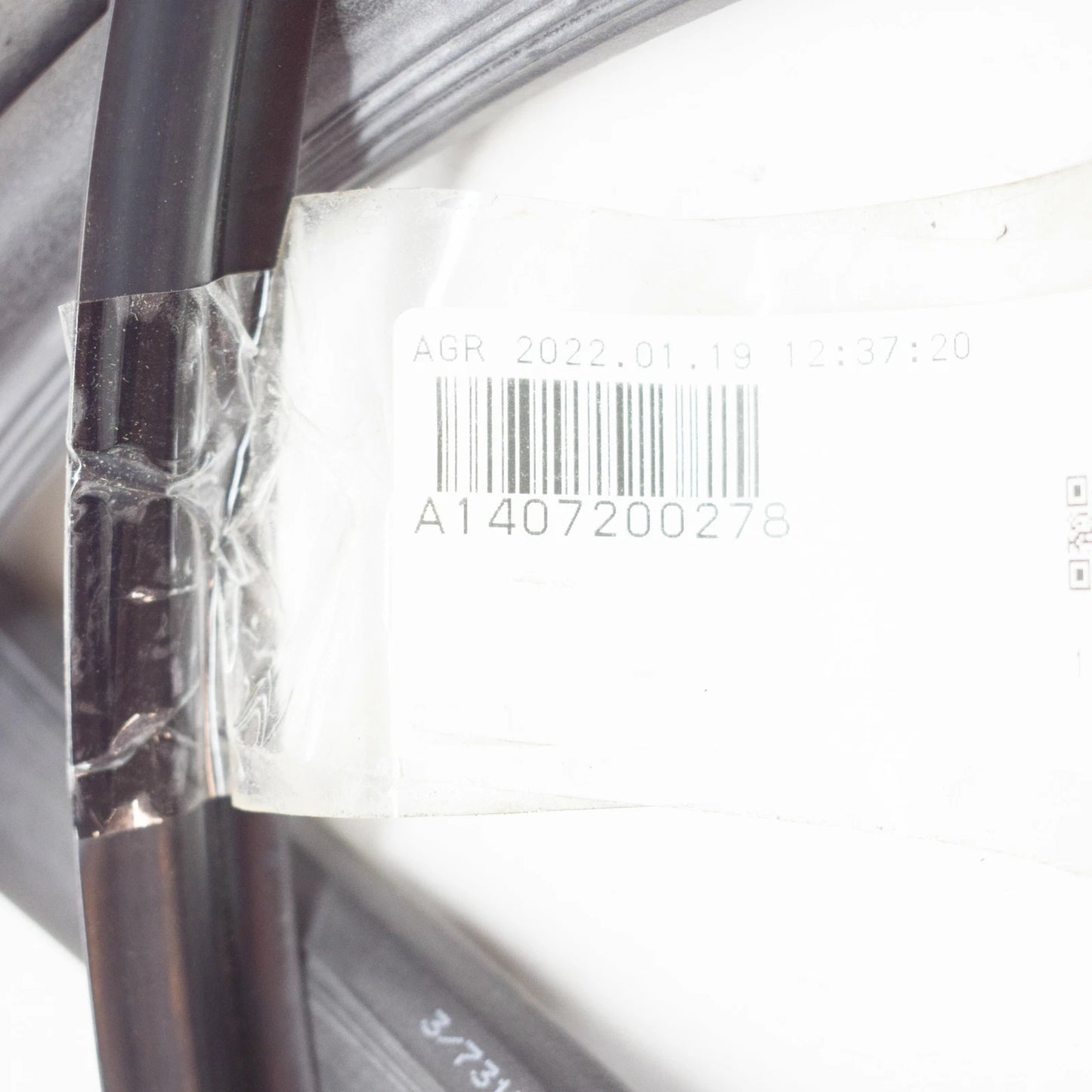 NEW MERCEDES-BENZ S-CLASS W140 WEATHERSTRIP RIGHT FRONT DOOR A1407200278