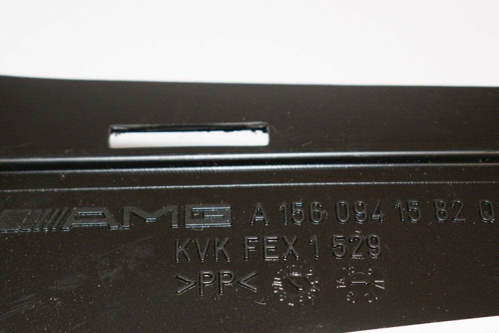 NEW MERCEDES BENZ C W204 C63 AMG LEFT AIR INTAKE TUBE PIPE A1560941582 ORIGINAL