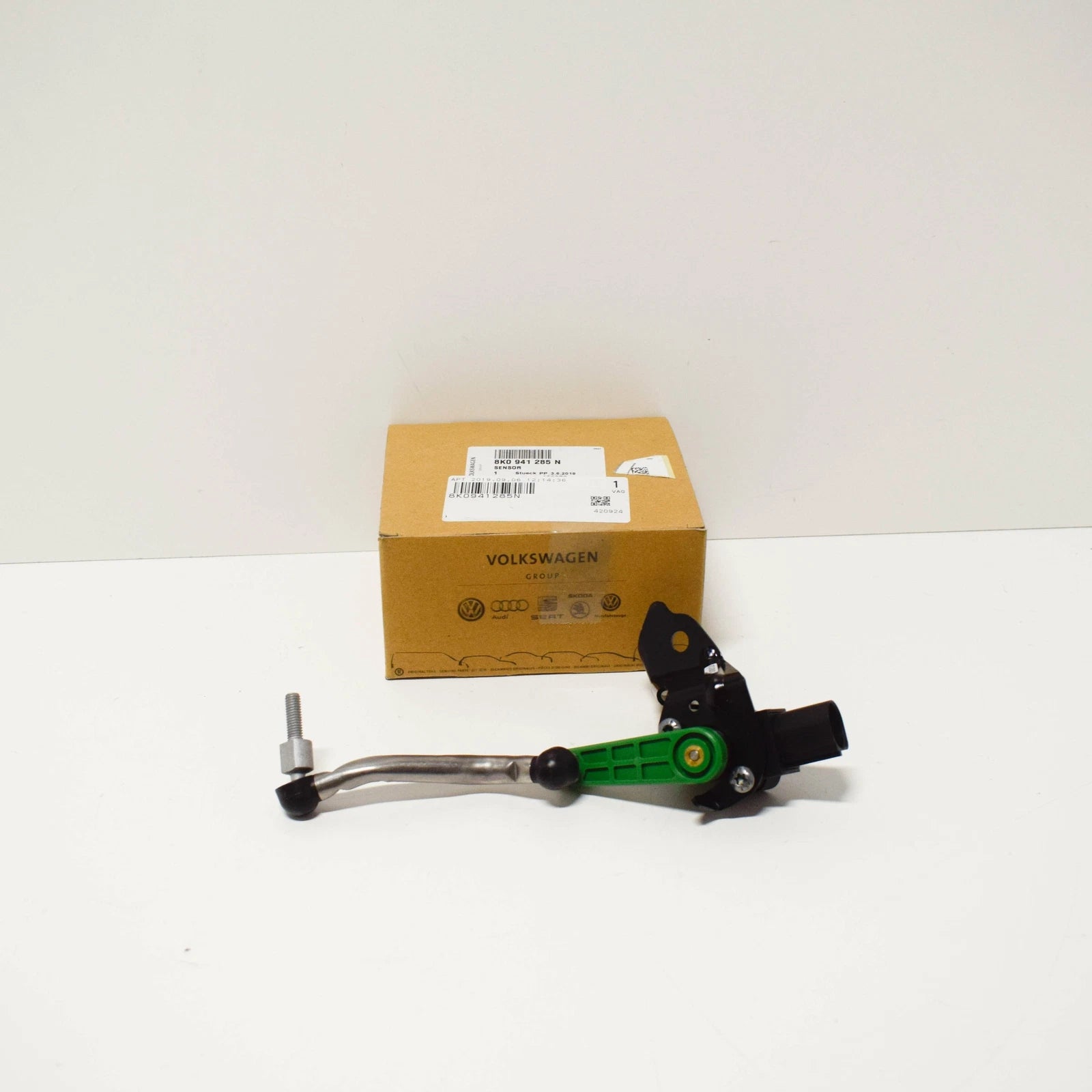 NEW AUDI A4 B8 FRONT LEFT LEVEL SENSOR 8K0941285N