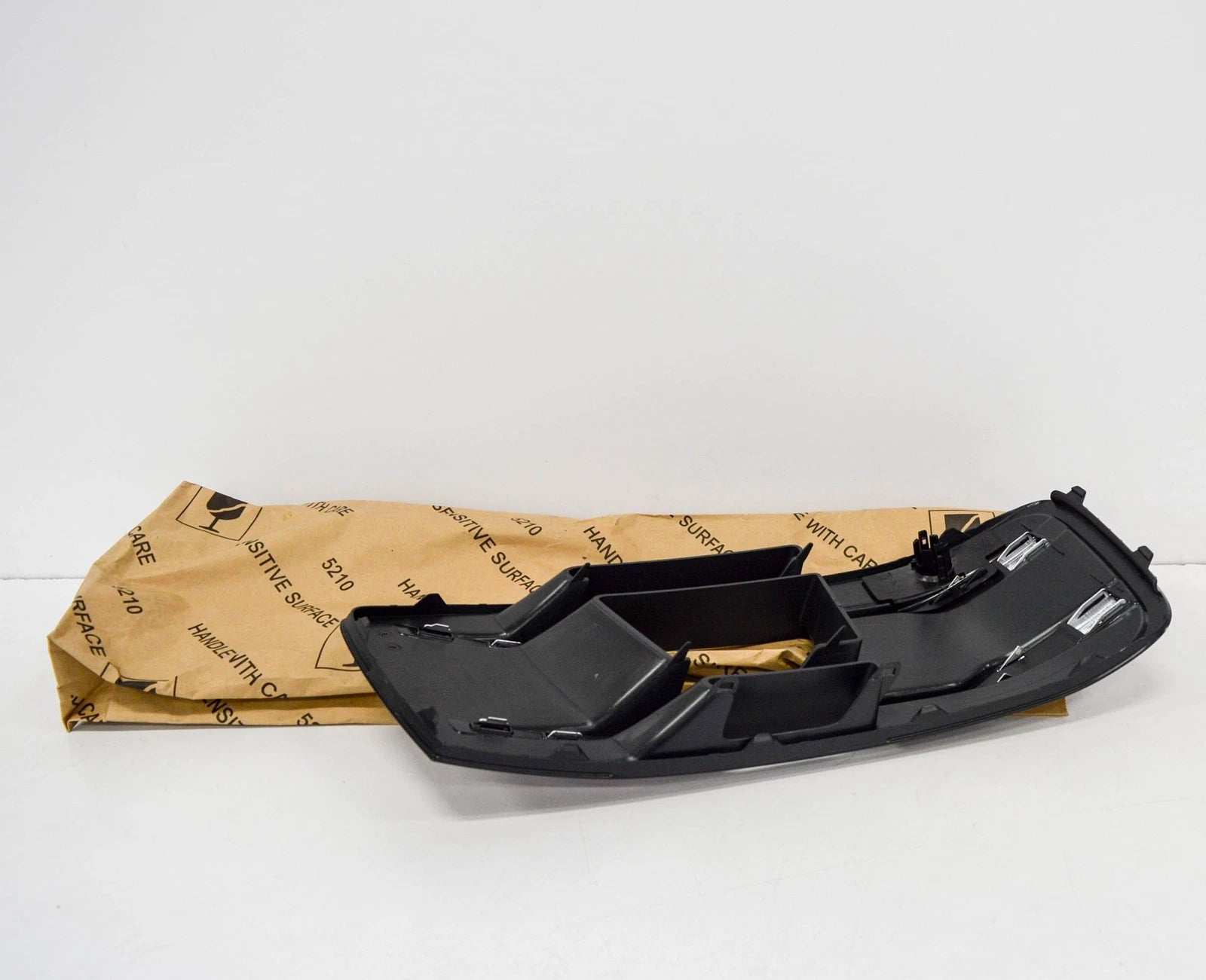 NEW AUDI Q7 4L FRONT BUMPER OUTER LEFT GRILLE 4M0807681T4W3 ORIGINAL