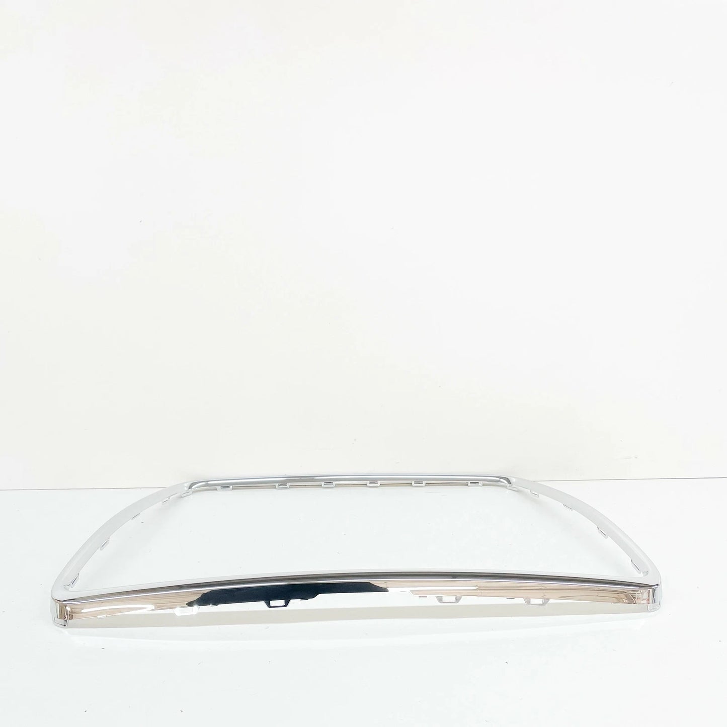 NEW AUDI A3 8P FRONT RADIATOR GRILLE SURROUND TRIM FRAME 8P0807715A2ZZ