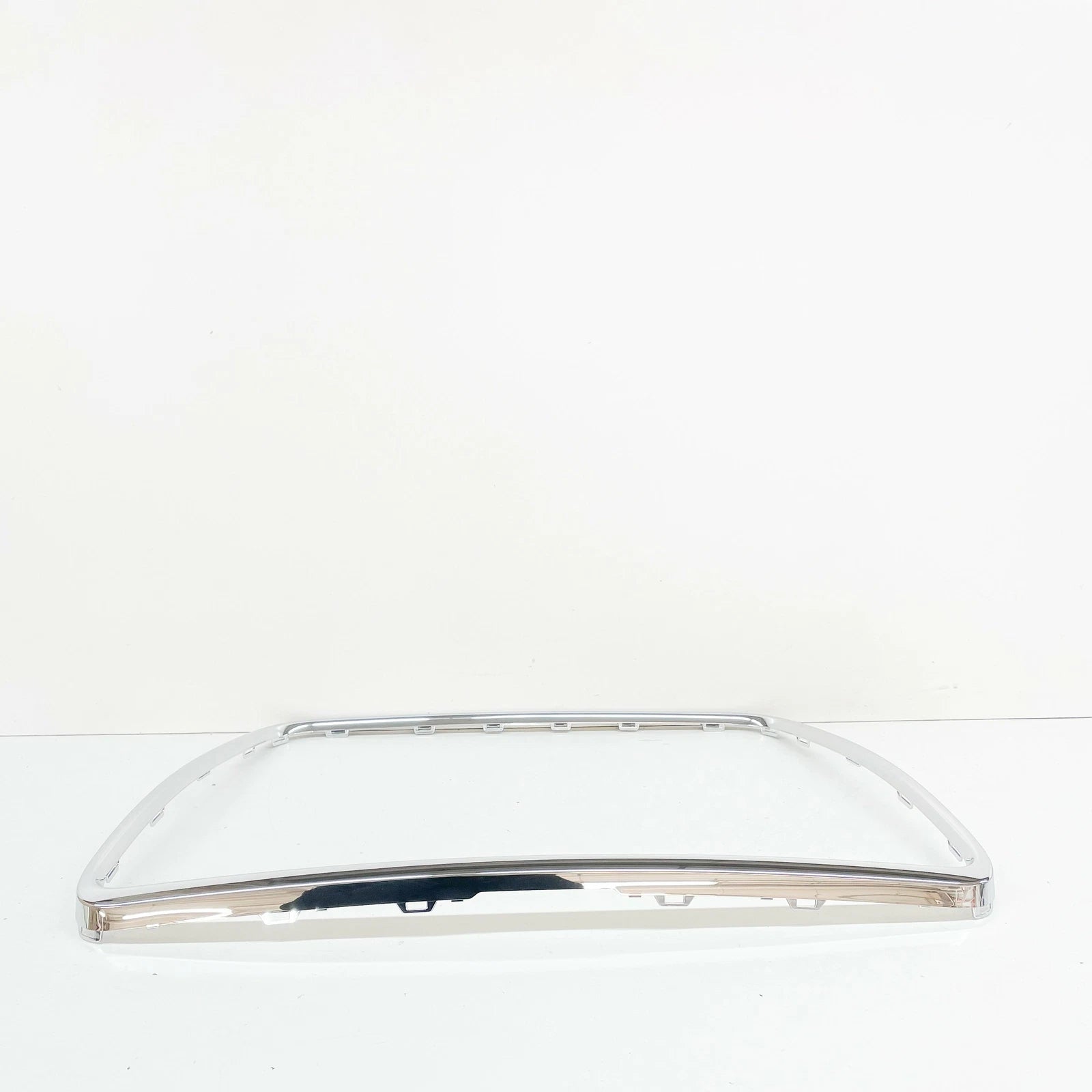 NEW AUDI A3 8P FRONT RADIATOR GRILLE SURROUND TRIM FRAME 8P0807715A2ZZ