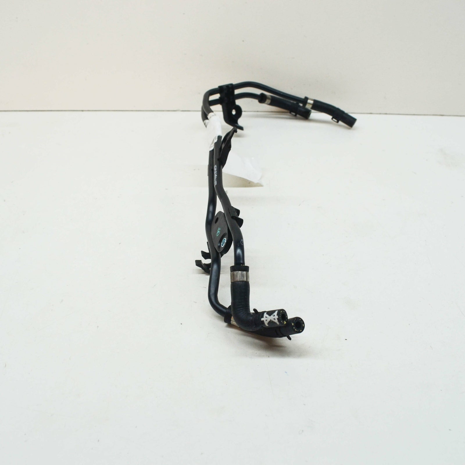 NEW AUDI A3 8V ENGINE COOLANT PIPE 04L121444J ORIGINAL