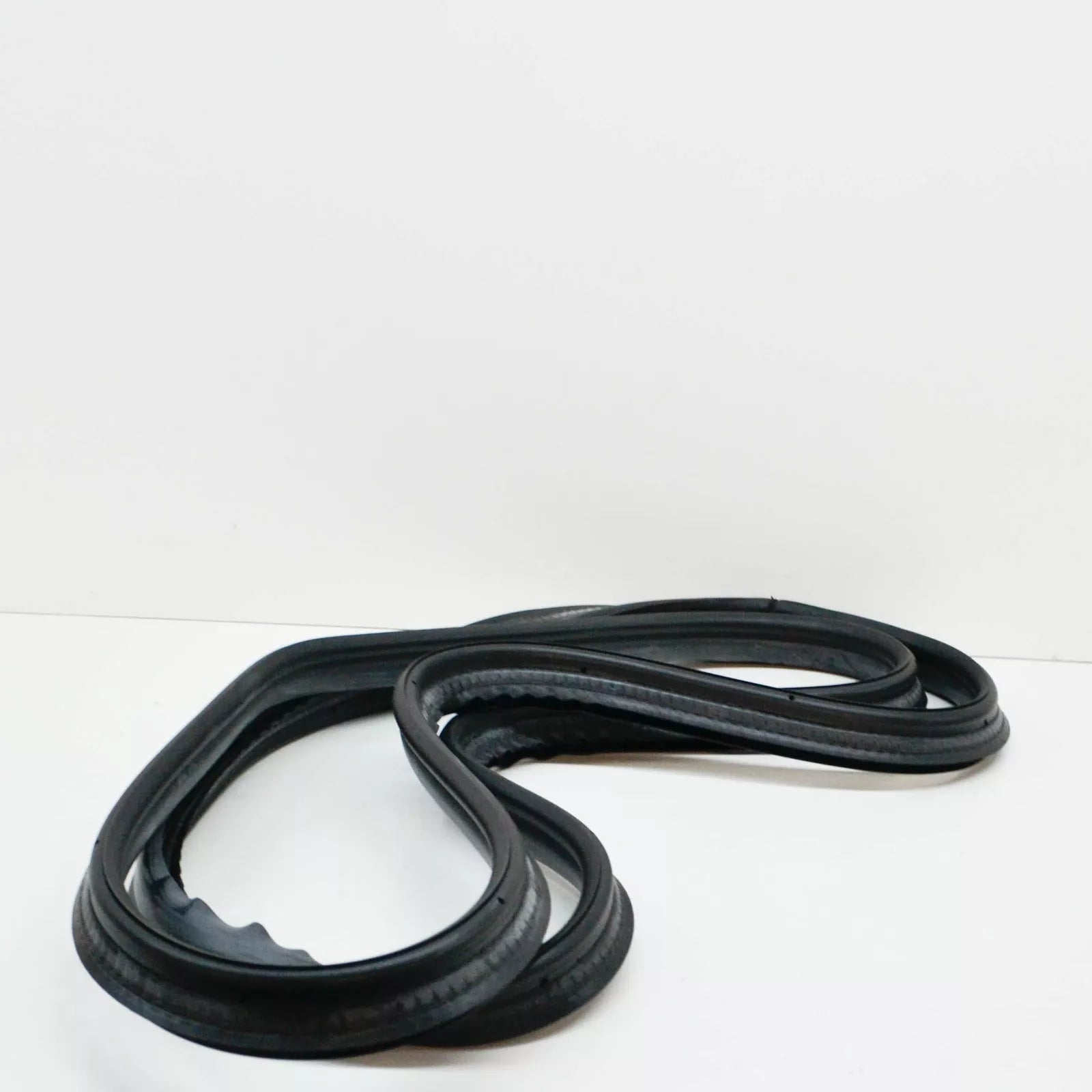 NEW MERCEDES-BENZ ML W164 REAR PANEL DOOR SEAL A1647401178 ORIGINAL