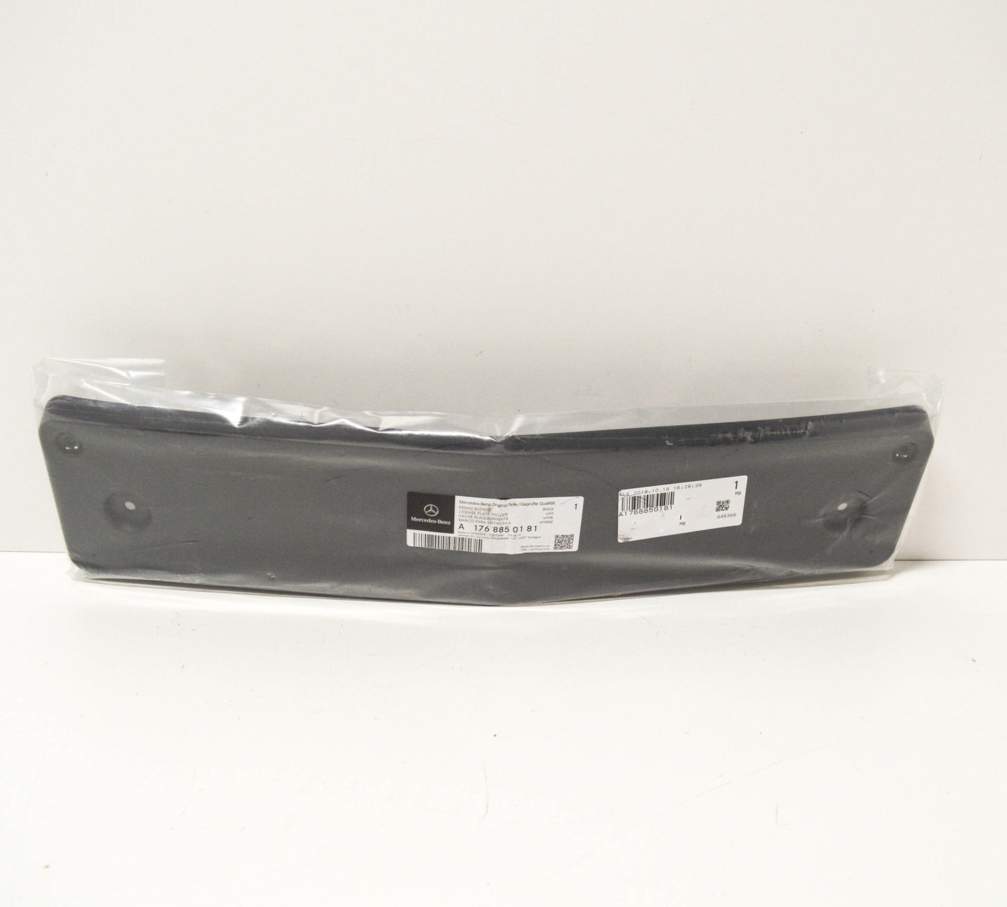 NEW MERCEDES BENZ A W176 FRONT NUMBER LICENSE PLATE HOLDER A1768850181 ORIGINAL