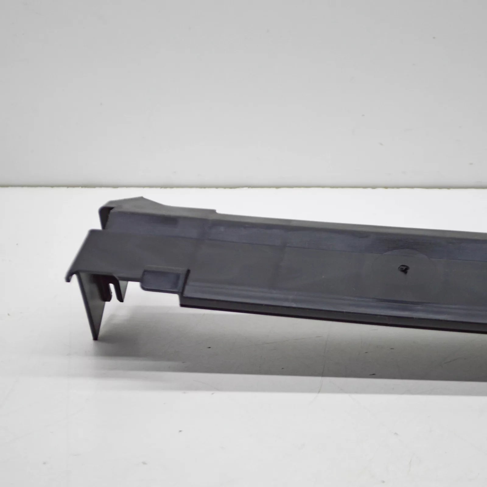 NEW BMW X5 G05 UPPER RADIATOR TOP COVER 17118655770 ORIGINAL