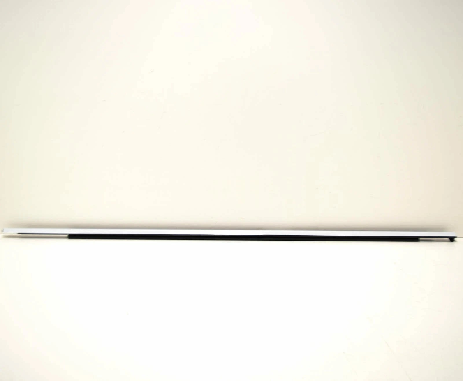 NEW AUDI A8 4N D5 FRONT RIGHT DOOR WINDOW SLOT SEAL TRIM 4N0837476CT94