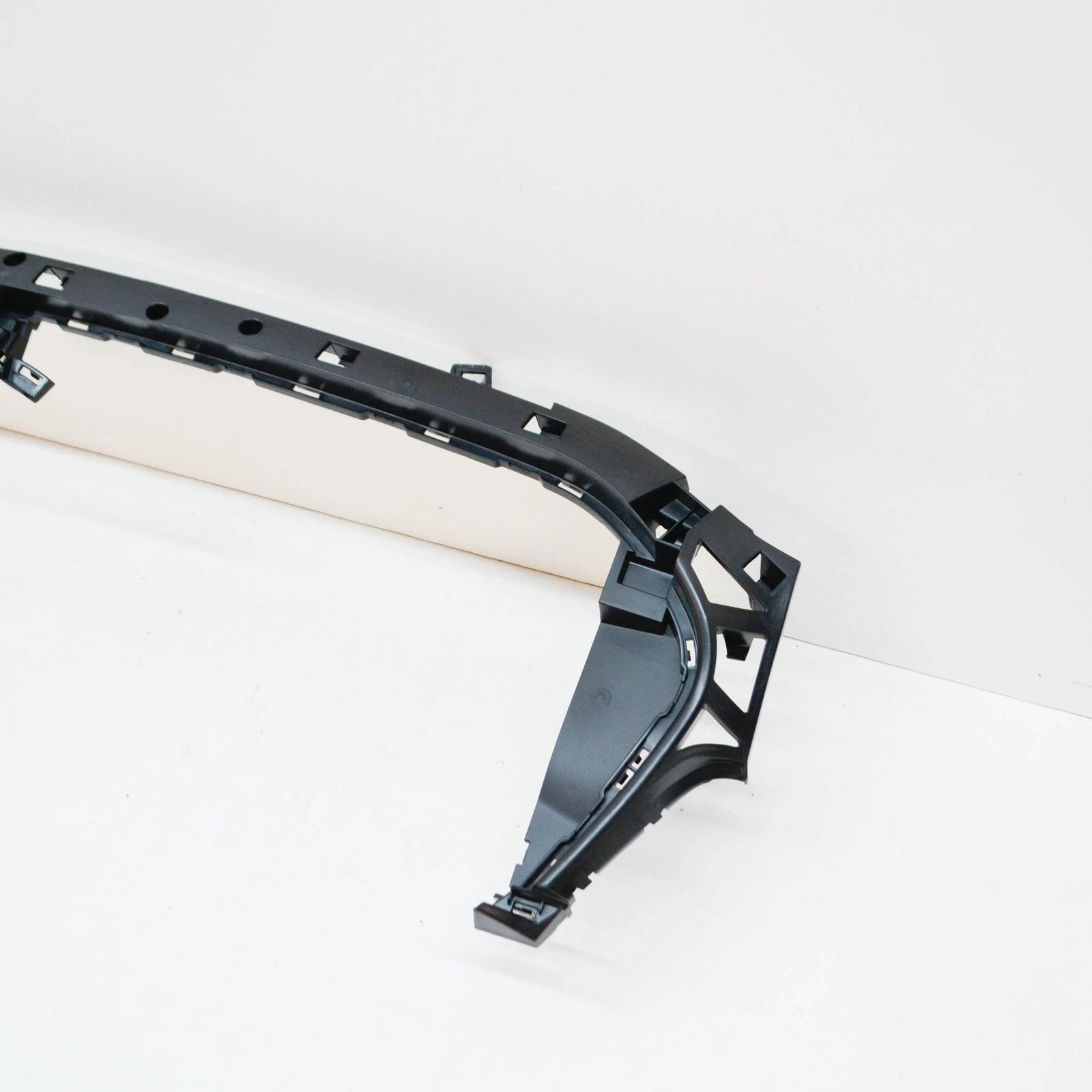 NEW MB GLE W167 FRONT BUMPER LOWER CENTER BASIC CARRIER A1678856303 ORIGINAL