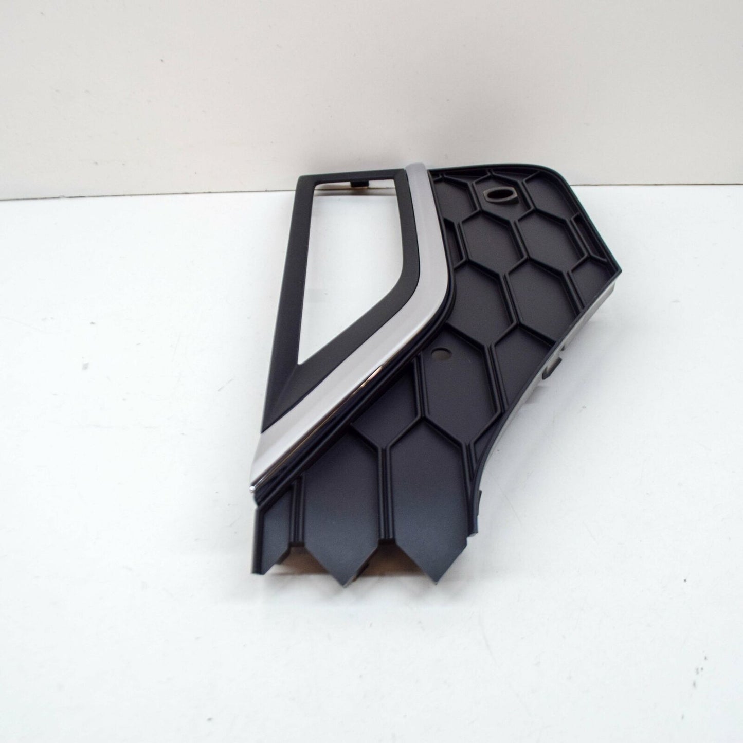 NEW VOLKSWAGEN AMAROK FRONT LEFT FOG LAMP COVER 2H6898489ARYP ORIGINAL