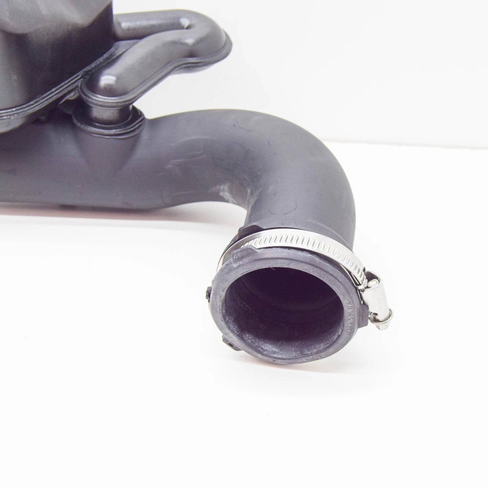 NEW AUDI A4 B8 LEFT CHARGE AIR COOLER PRESSURE HOSE 8K0145673AC ORIGINAL