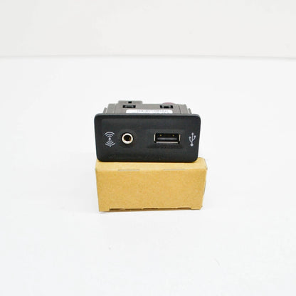 NEW VOLKSWAGEN BEETLE A5 USB AND AUX-IN CONNECTION 5G0035222F