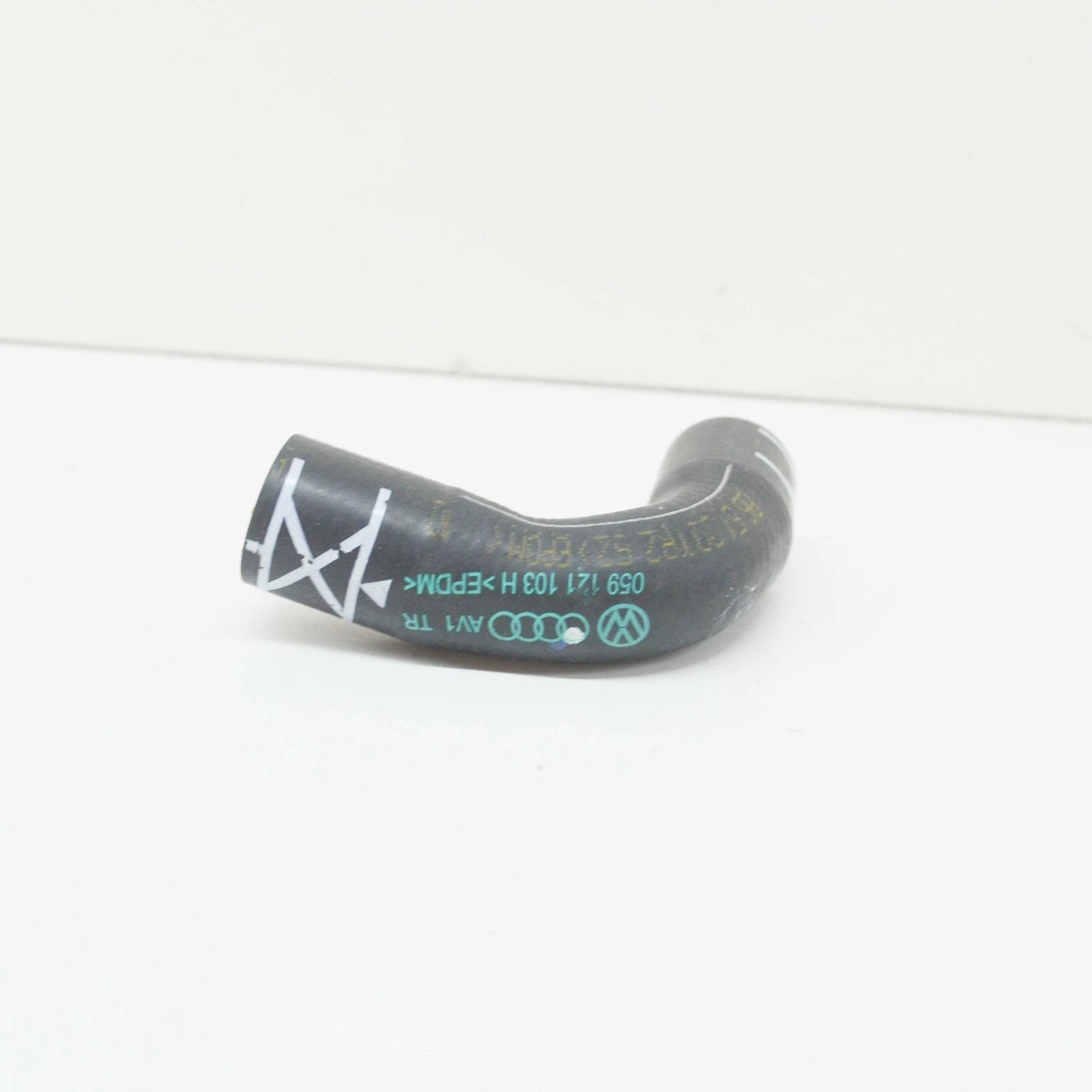 NEW AUDI A6 C7 COOLANT HOSE 059121103H ORIGINAL