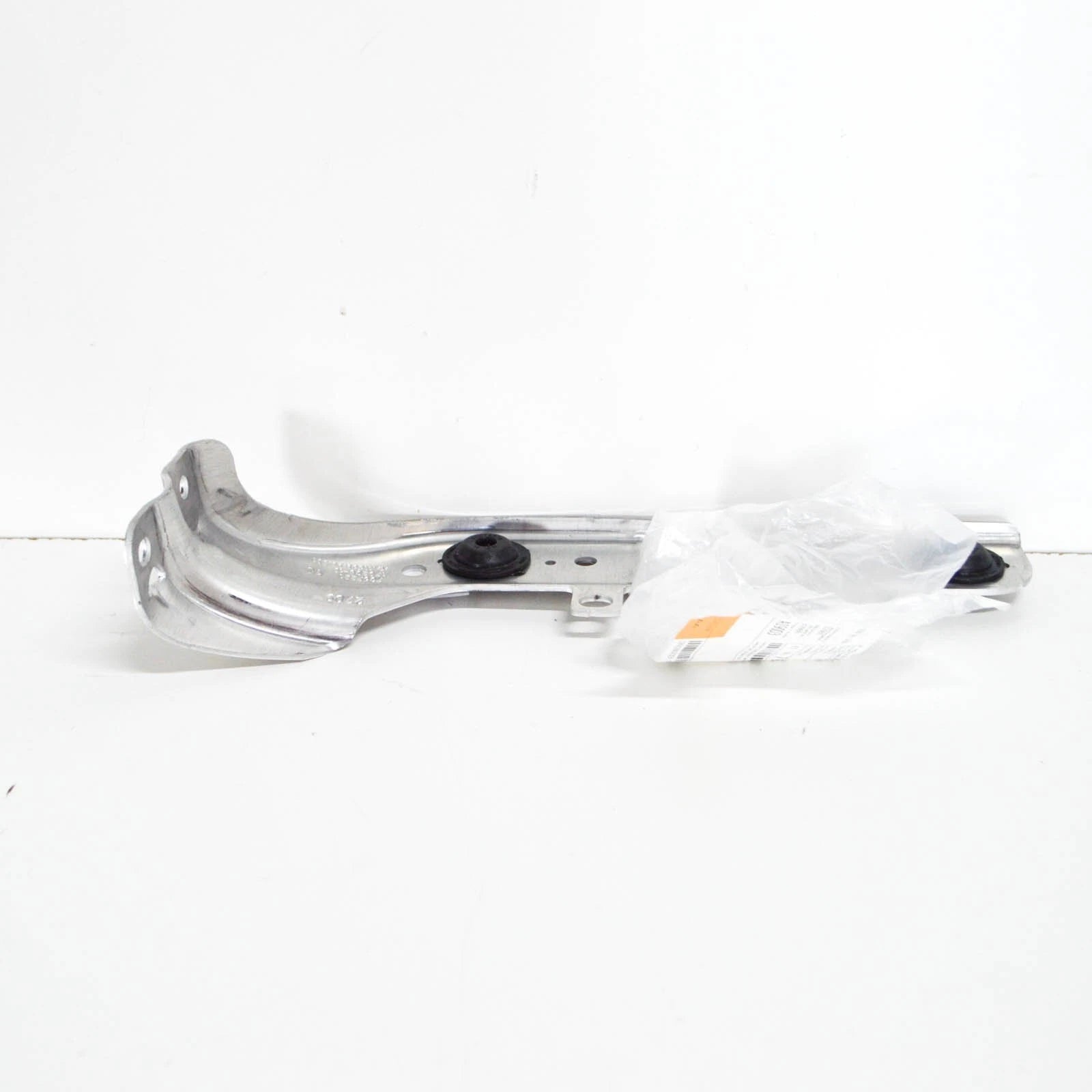 NEW BMW 7 G11 RADIATOR LOWER LEFT BRACKET 51647357221 7357221 2016 ORIGINAL