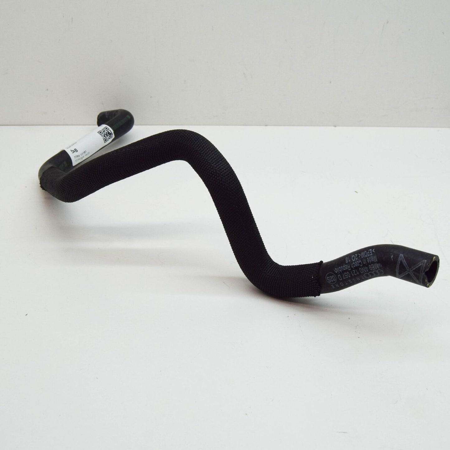 NEW AUDI A8 4N ENGINE COOLANT HOSE 4N0121057D ORIGINAL