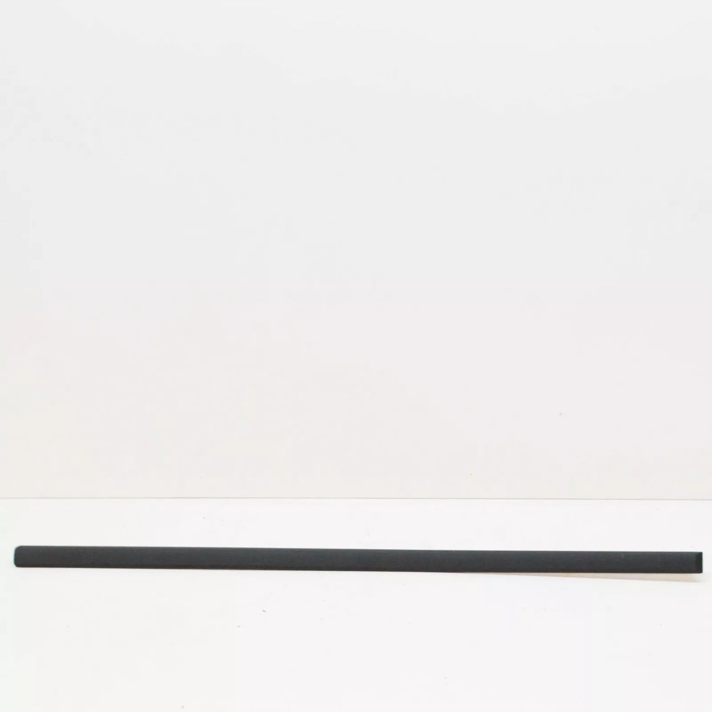 NEW BMW 7 E38 SEDAN FRONT RIGHT DOOR LOWER MOLDING 51138208394 8208394 ORIGINAL