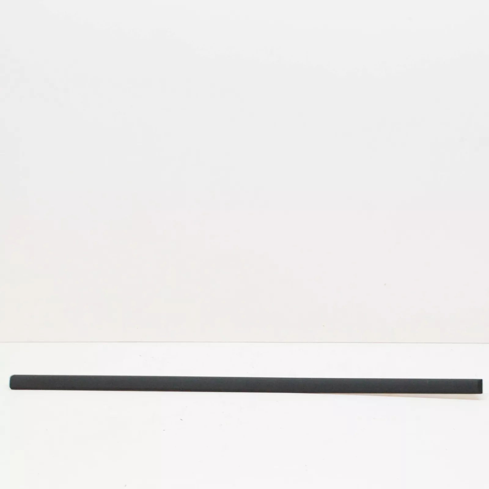 NEW BMW 7 E38 SEDAN FRONT RIGHT DOOR LOWER MOLDING 51138208394 8208394 ORIGINAL