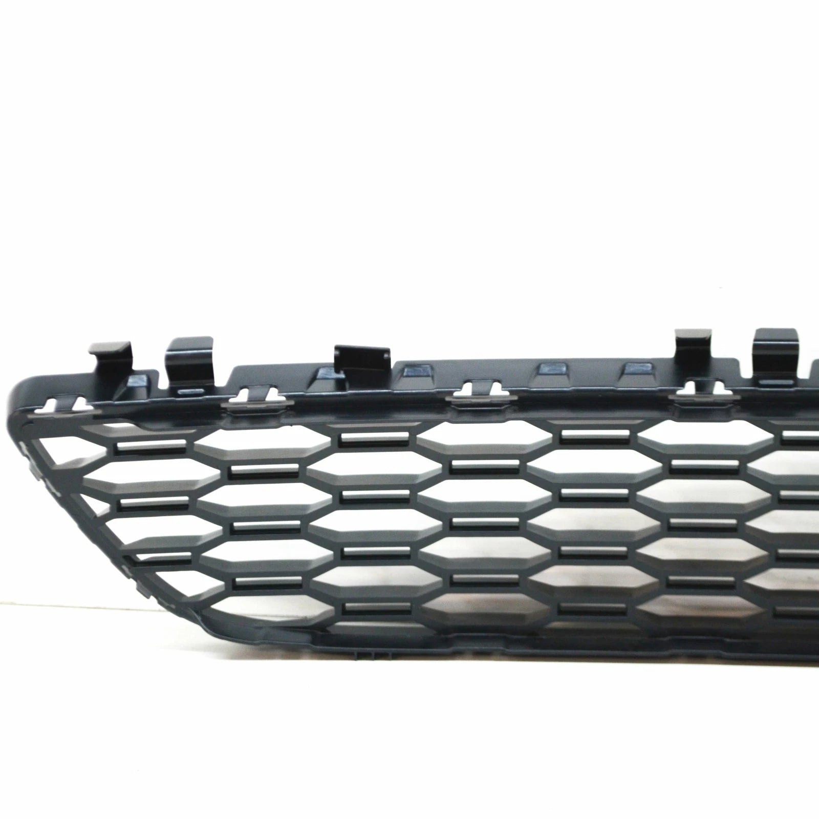 NEW BMW 5 G30 FRONT M BUMPER CENTER LOWER GRILLE 51118064930 ORIGINAL