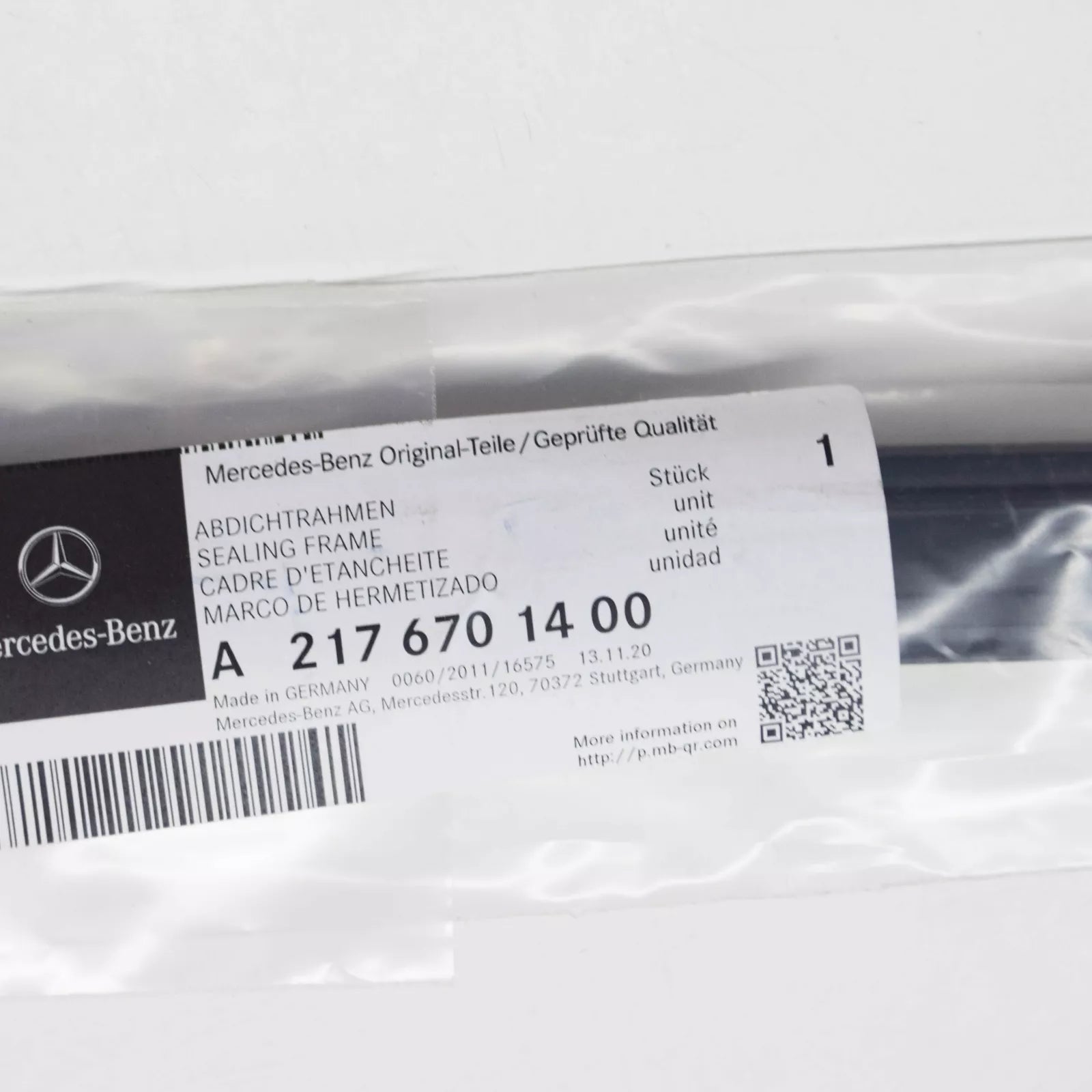 NEW MB S C217 REAR RIGHT SIDE WINDOW GLASS SEALING FRAME A2176701400