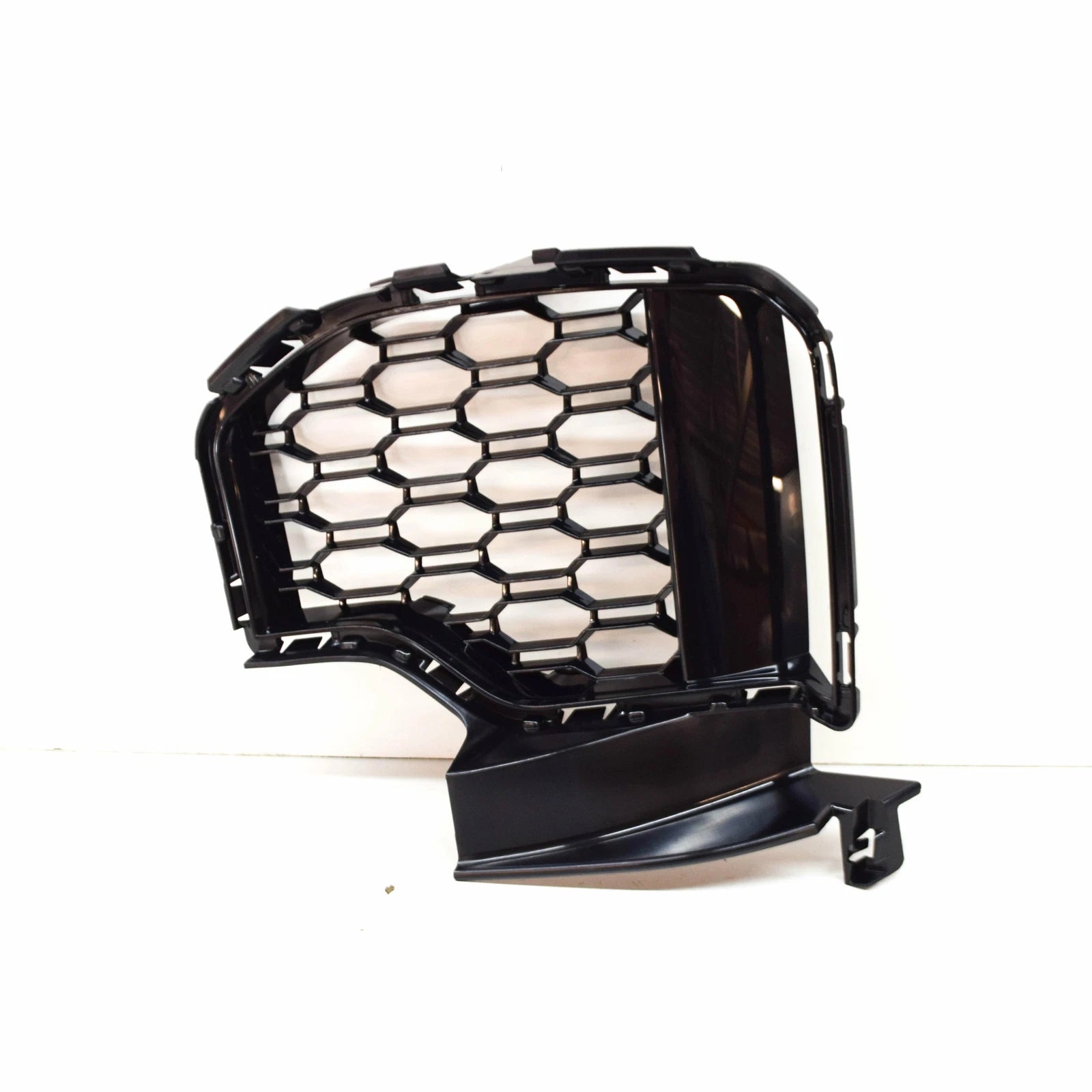 NEW BMW X5 G05 M FRONT BUMPER RIGHT SIDE GRILLE 51118069210 ORIGINAL