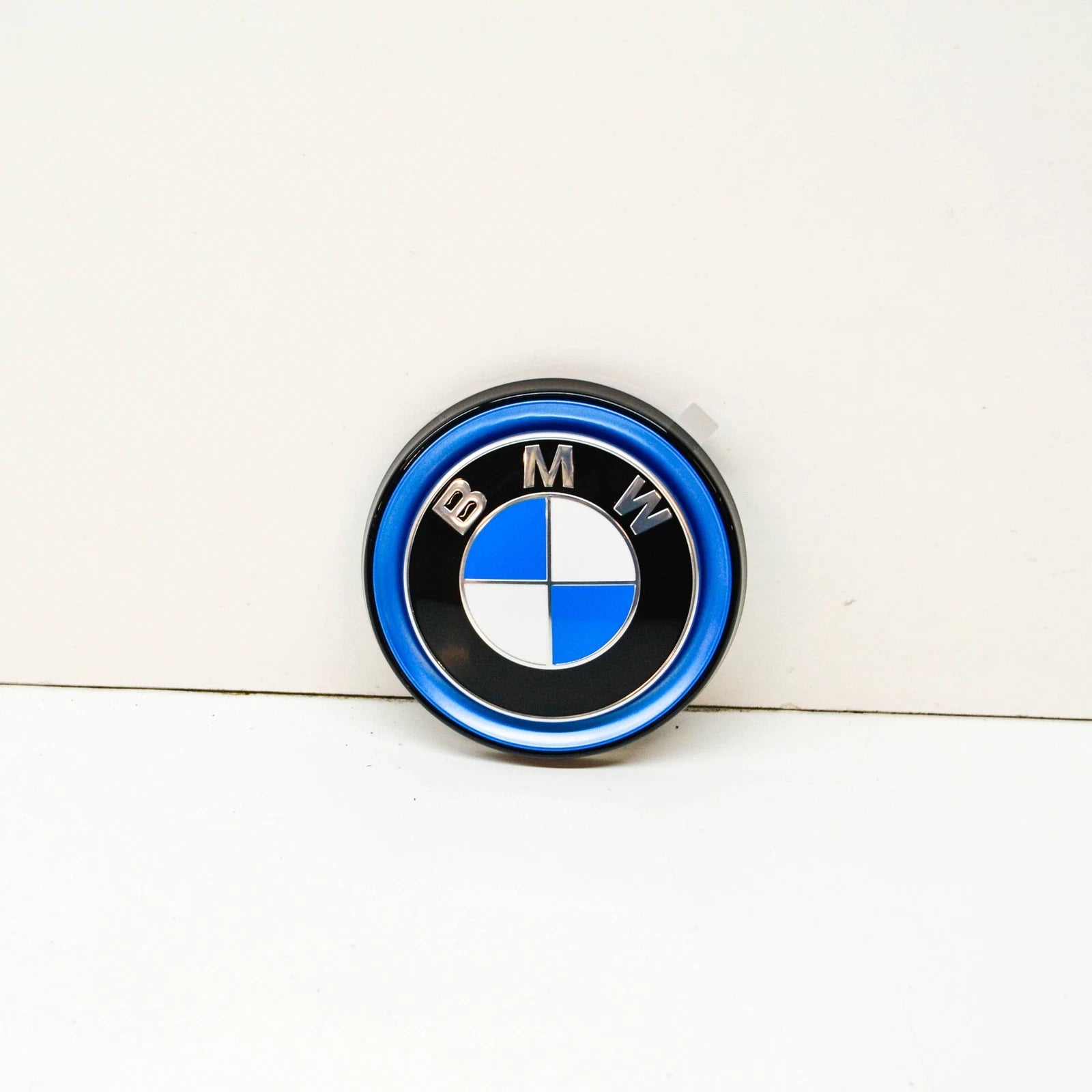 NEW BMW I3 I01 TRUNK LID BMW EMBLEM BADGE 7306454 51147306454 ORIGINAL