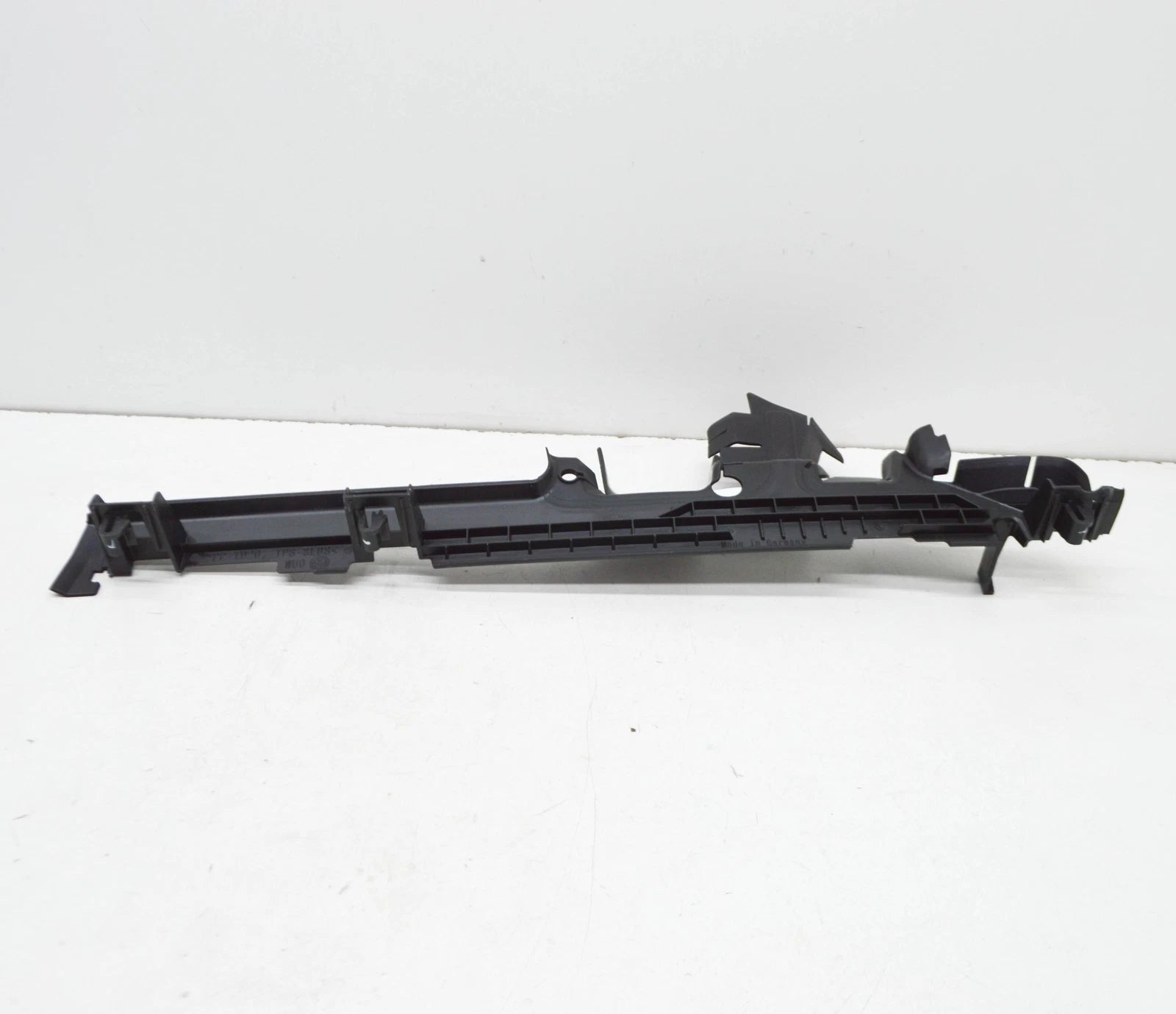 NEW VOLKSWAGEN E-GOLF MK7 5G LEFT RADIATOR AIR GUIDE 5GE121283G ORIGINAL