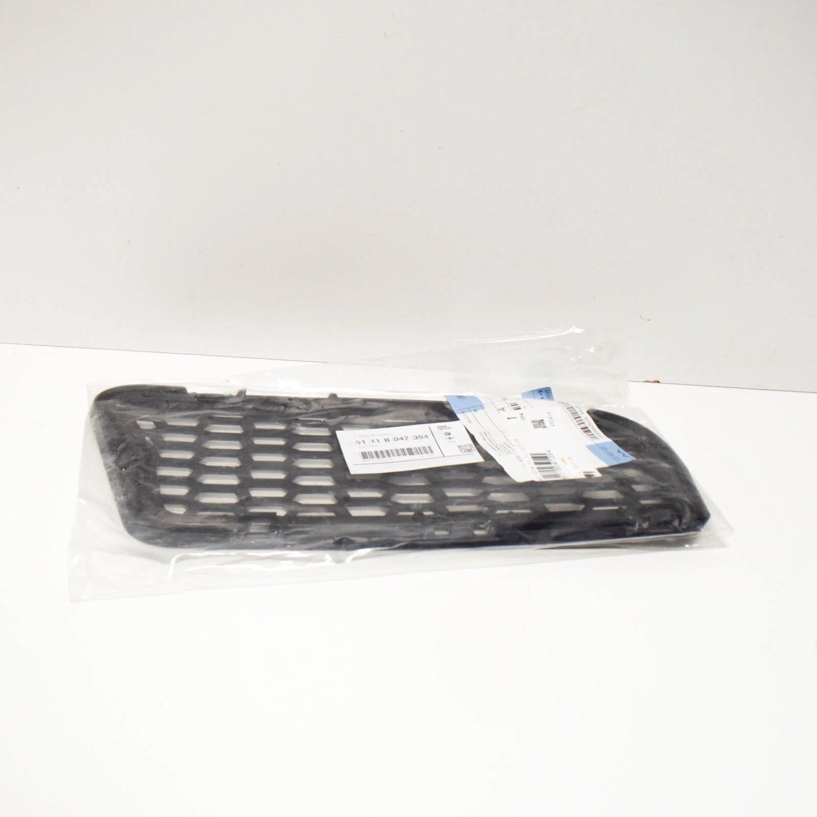 NEW BMW M5 F10 FRONT BUMPER RIGHT AIR INTAKE GRILLE 51118047394 ORIGINAL