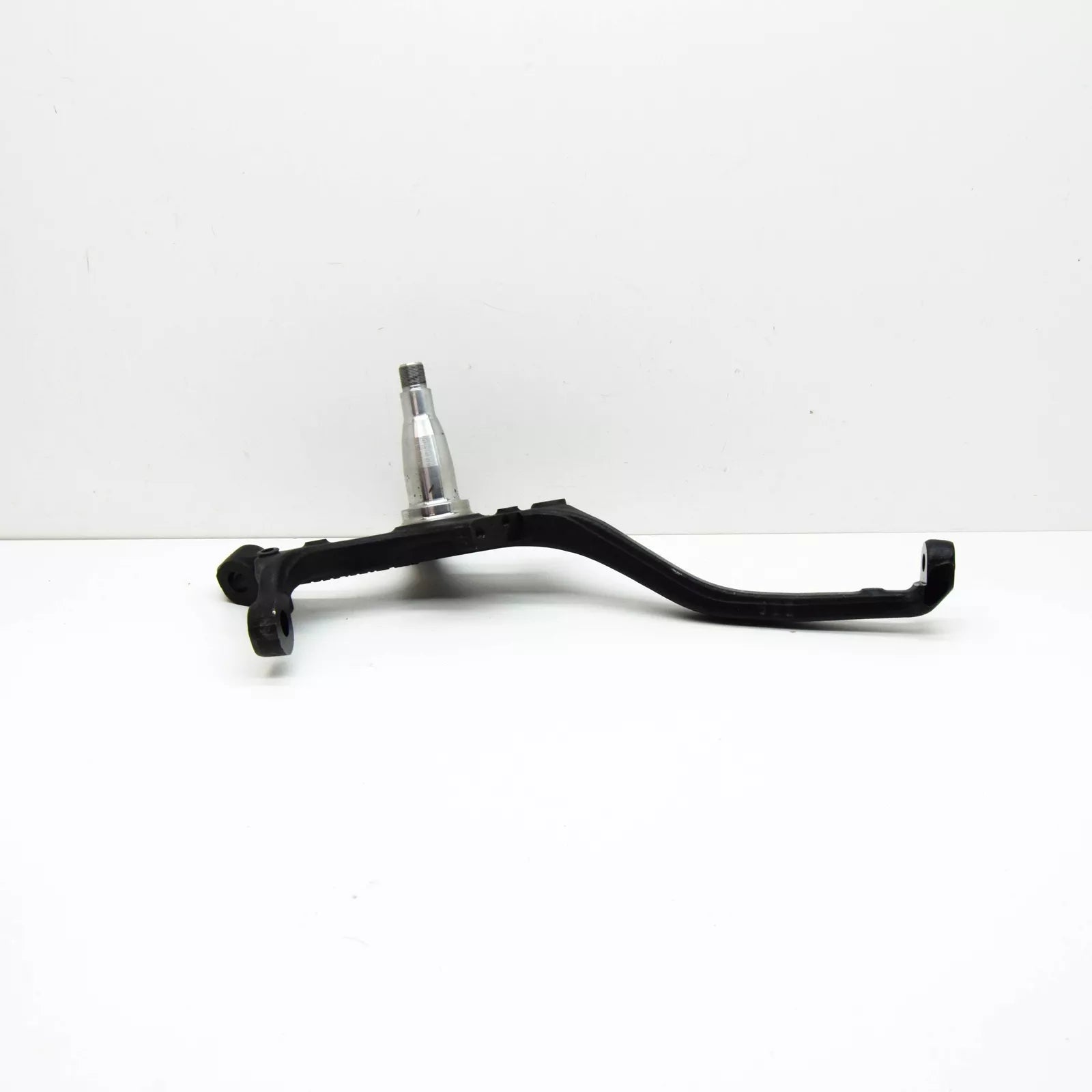 NEW MERCEDES-BENZ SLK R170 FRONT LEFT STEERING KNUCKLE A2023300020 ORIGINAL