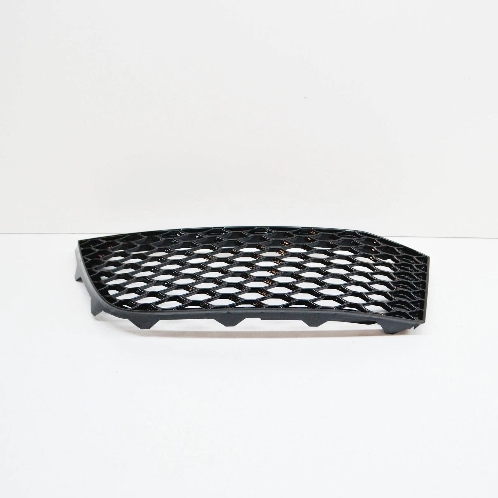 NEW AUDI RS3 8P FRONT BUMPER LEFT LOWER GRILLE 8P0807681AJT94 2011 ORIGINAL