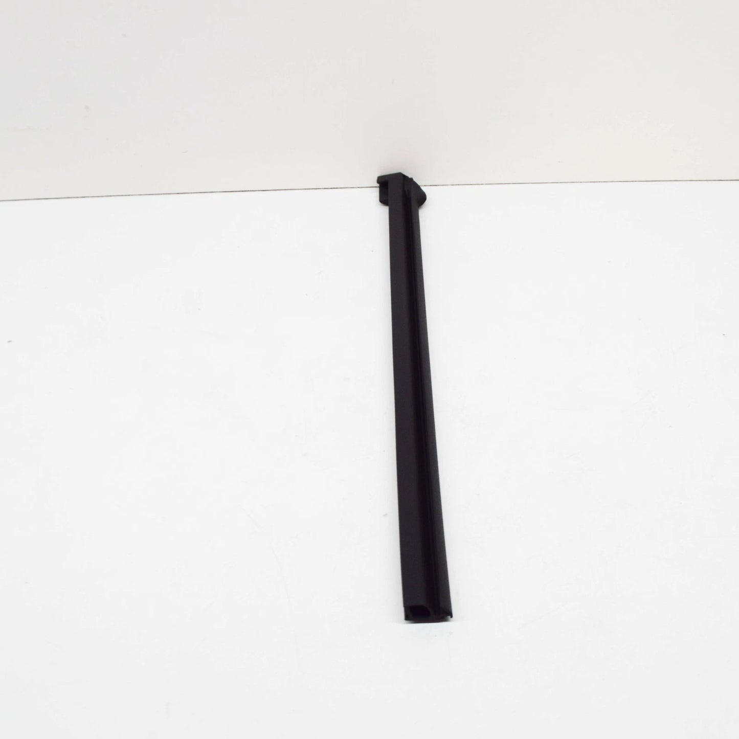 NEW MB S C217 REAR RIGHT SIDE WINDOW GLASS SEALING FRAME A2176701400