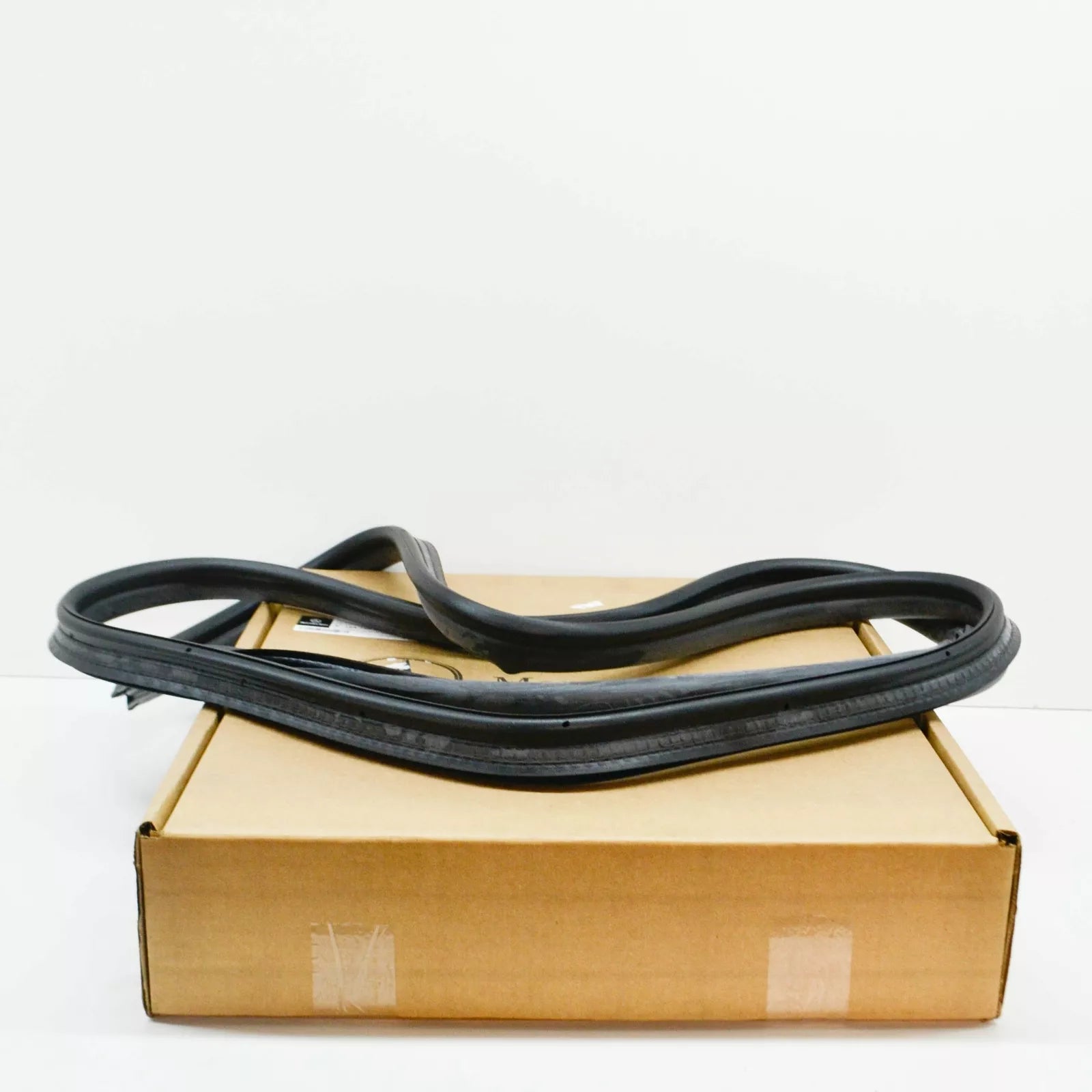 NEW MERCEDES-BENZ ML W164 REAR PANEL DOOR SEAL A1647401178 ORIGINAL