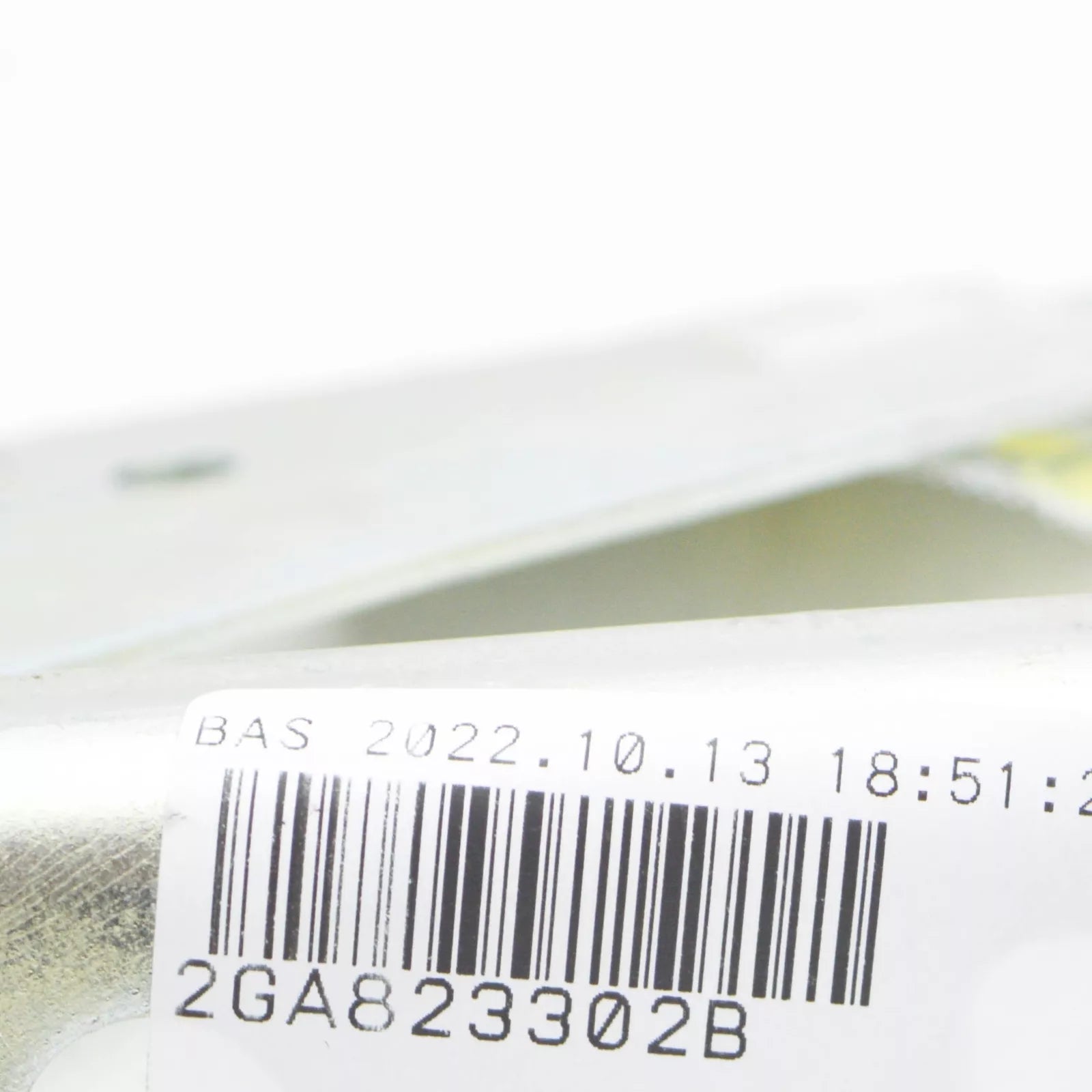 NEW VOLKSWAGEN T-ROC A11 FRONT RIGHT BONNET HOOD HINGE 2GA823302B