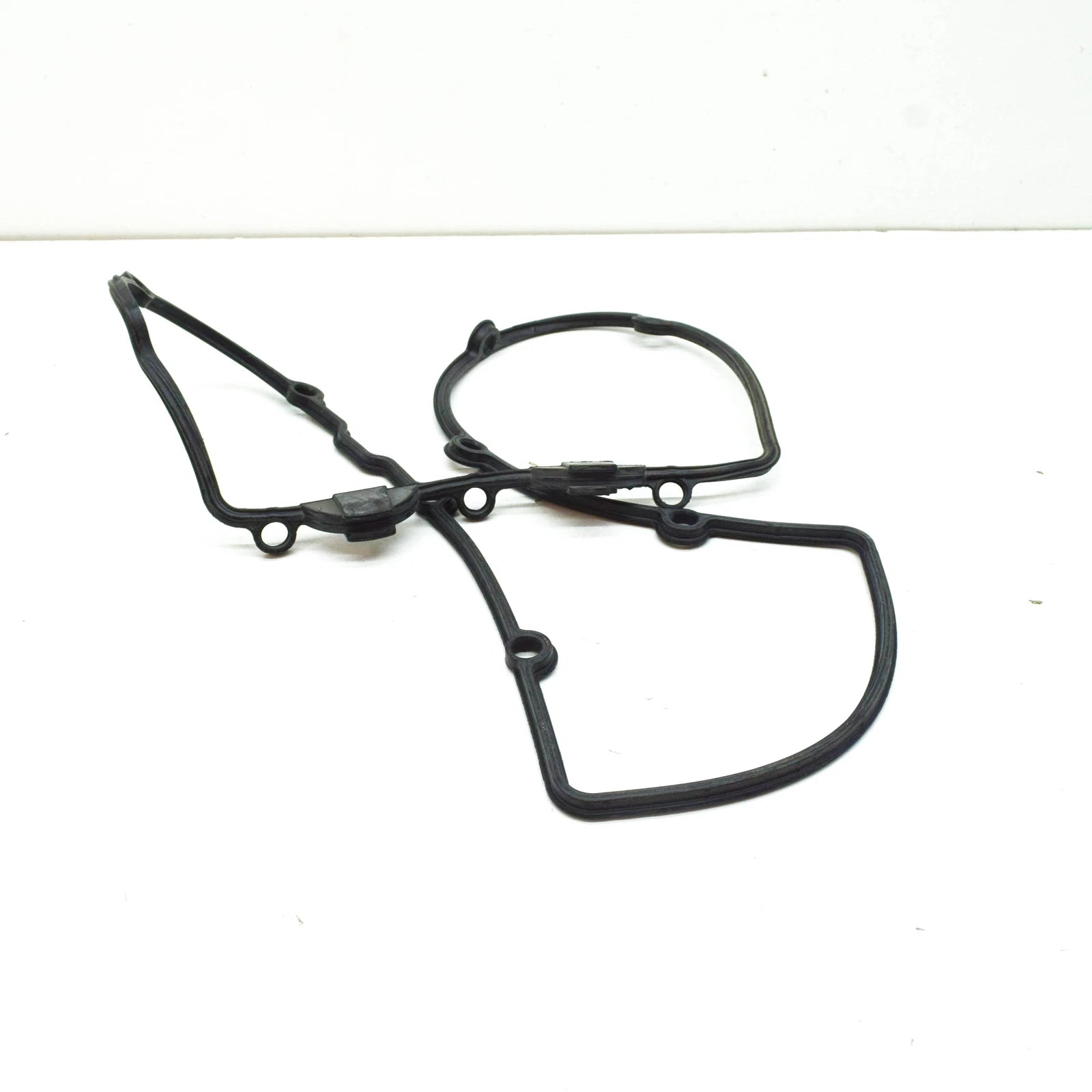 NEW BMW 7 E65 CYLINDER HEAD COVER GASKET 11122248372 ORIGINAL