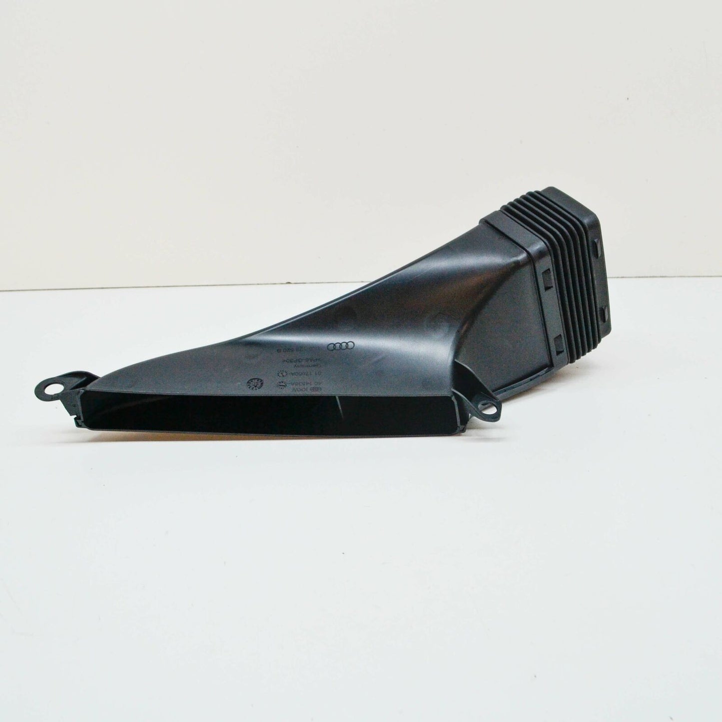 NEW AUDI A6 S6 C8 ENGINE AIR INTAKE HOSE 4K0129520B ORIGINAL