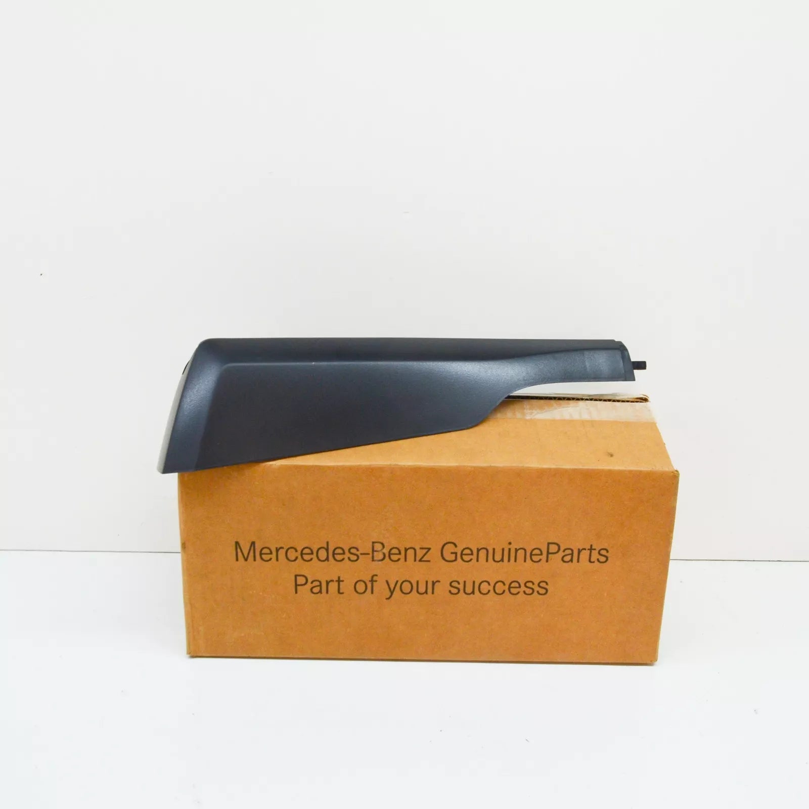 NEW MB M-CLASS W166 SEAT TRACK COVER LEFT A16691905009051 ORIGINAL