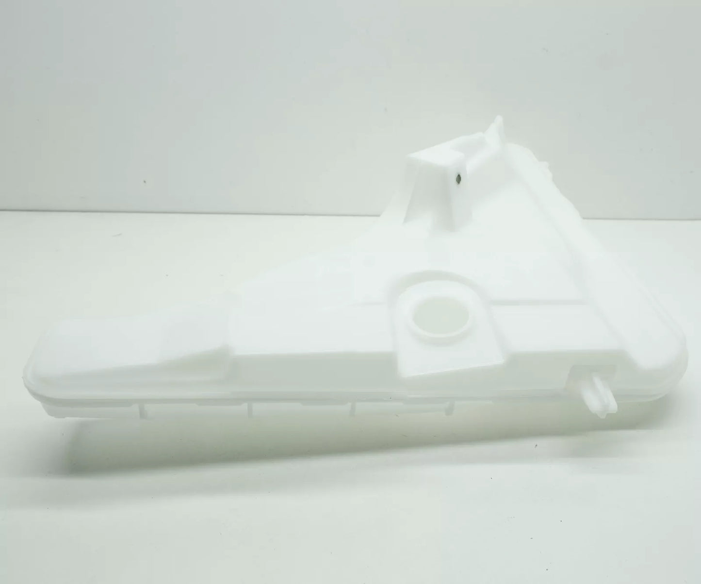 NEW AUDI Q8 4MN WINDSHIELD WASH WATER RESERVOIR 4M0955452C ORIGINAL