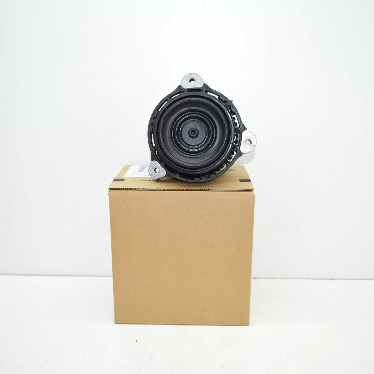 NEW BMW 5 G30 LEFT SIDE ENGINE MOUNT 22116860471 ORIGINAL