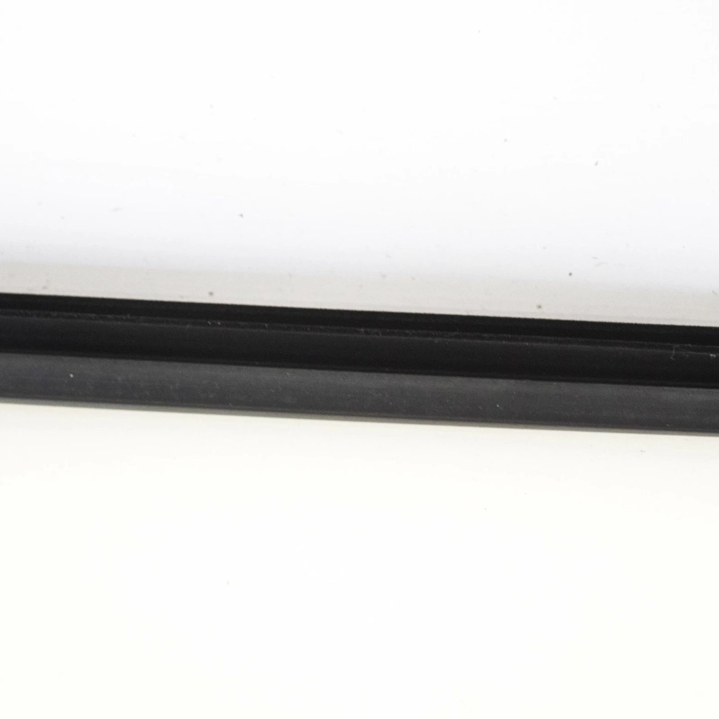 NEW AUDI A3 8P FRONT LEFT DOOR INNER WINDOW APERTURE SEAL 8P4837479