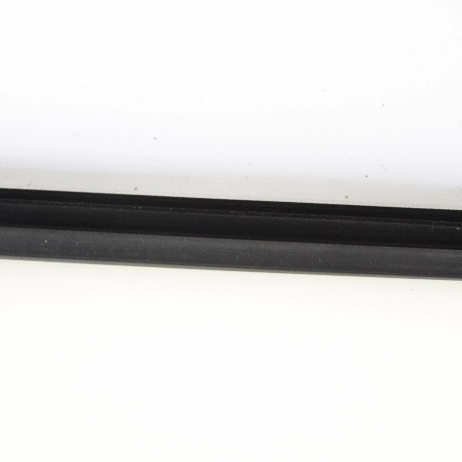 NEW AUDI A3 8P FRONT LEFT DOOR INNER WINDOW APERTURE SEAL 8P4837479