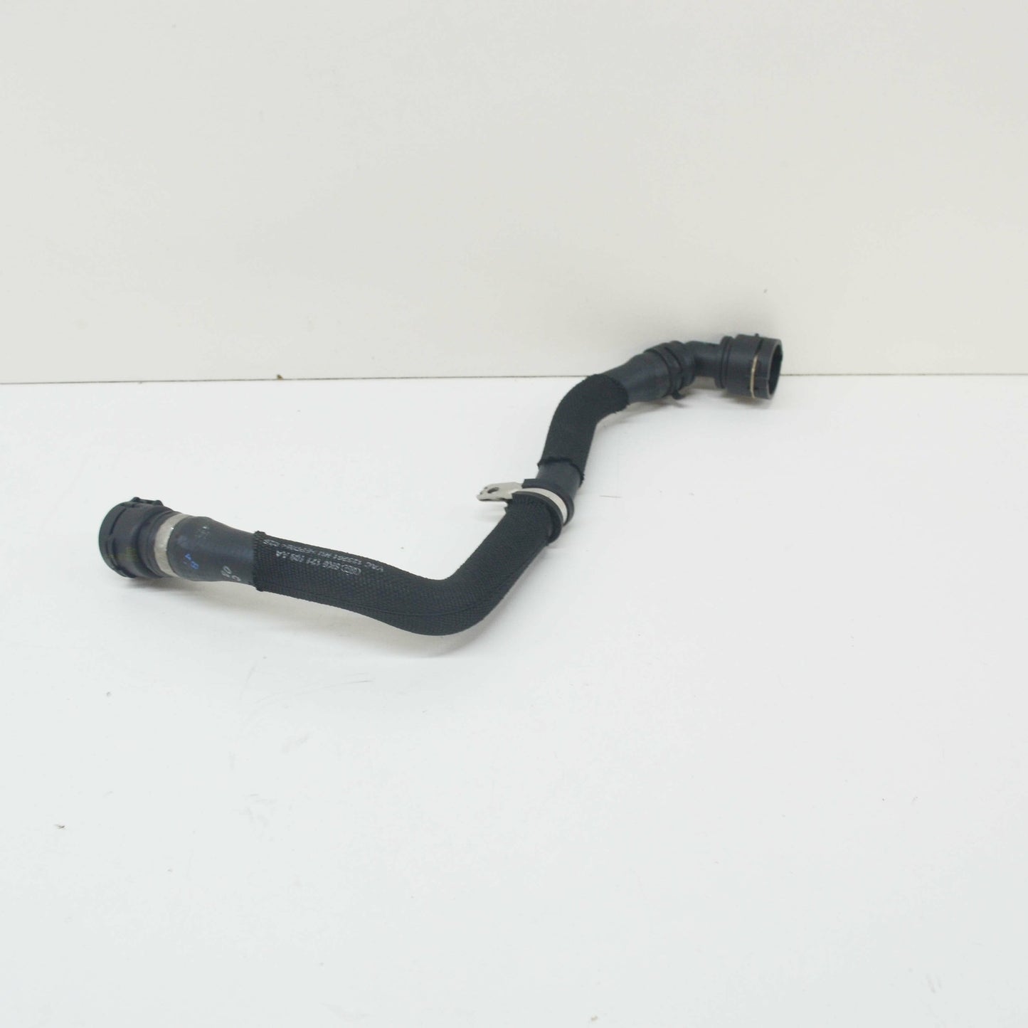 NEW AUDI A4 B8 ENGINE COOLANT HOSE 8K0121109AA ORIGINAL