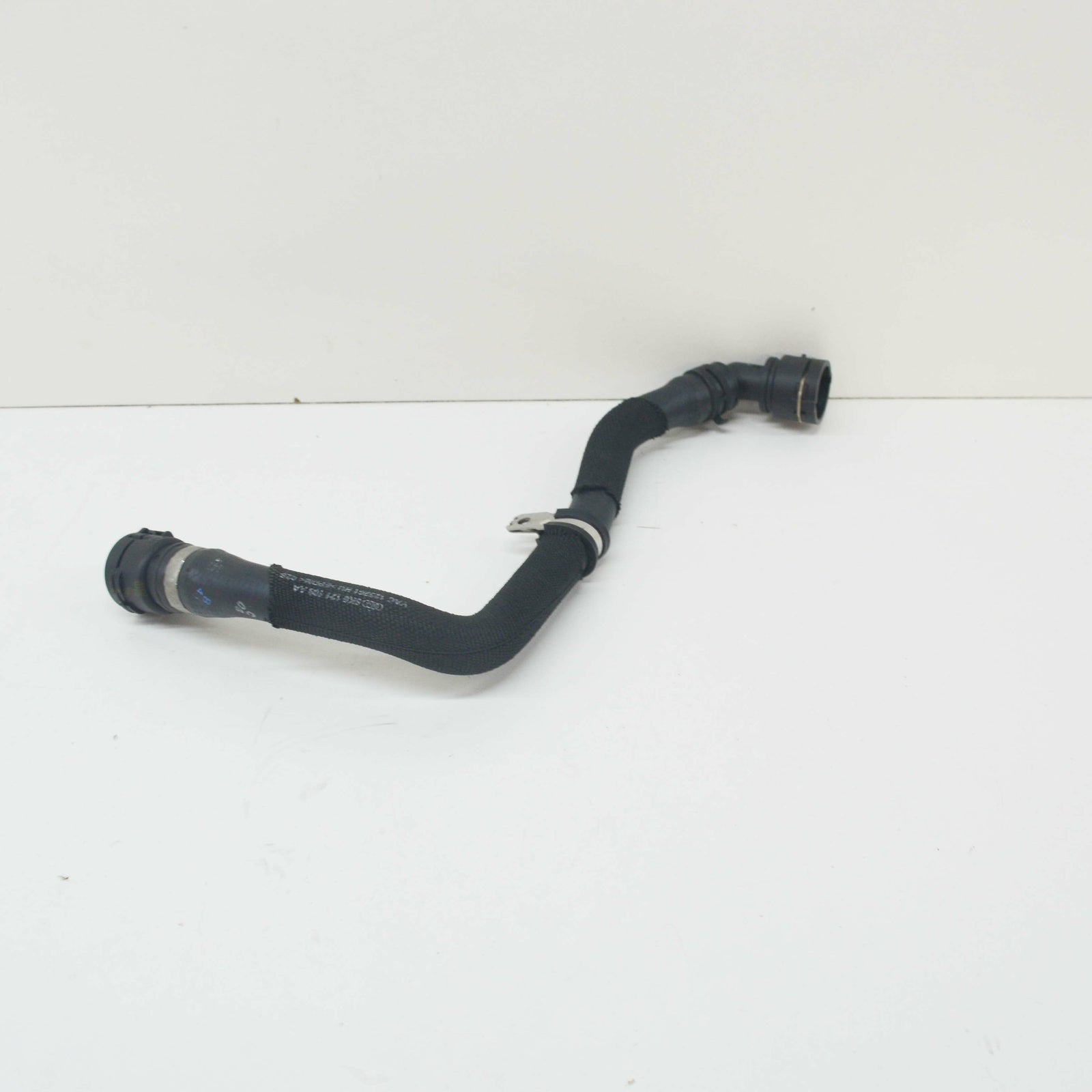 NEW AUDI A4 B8 ENGINE COOLANT HOSE 8K0121109AA ORIGINAL