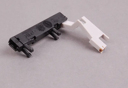 NEW MERCEDES-BENZ S W220 FRONT LEFT DOOR PANEL LAMP A2208200321 ORIGINAL