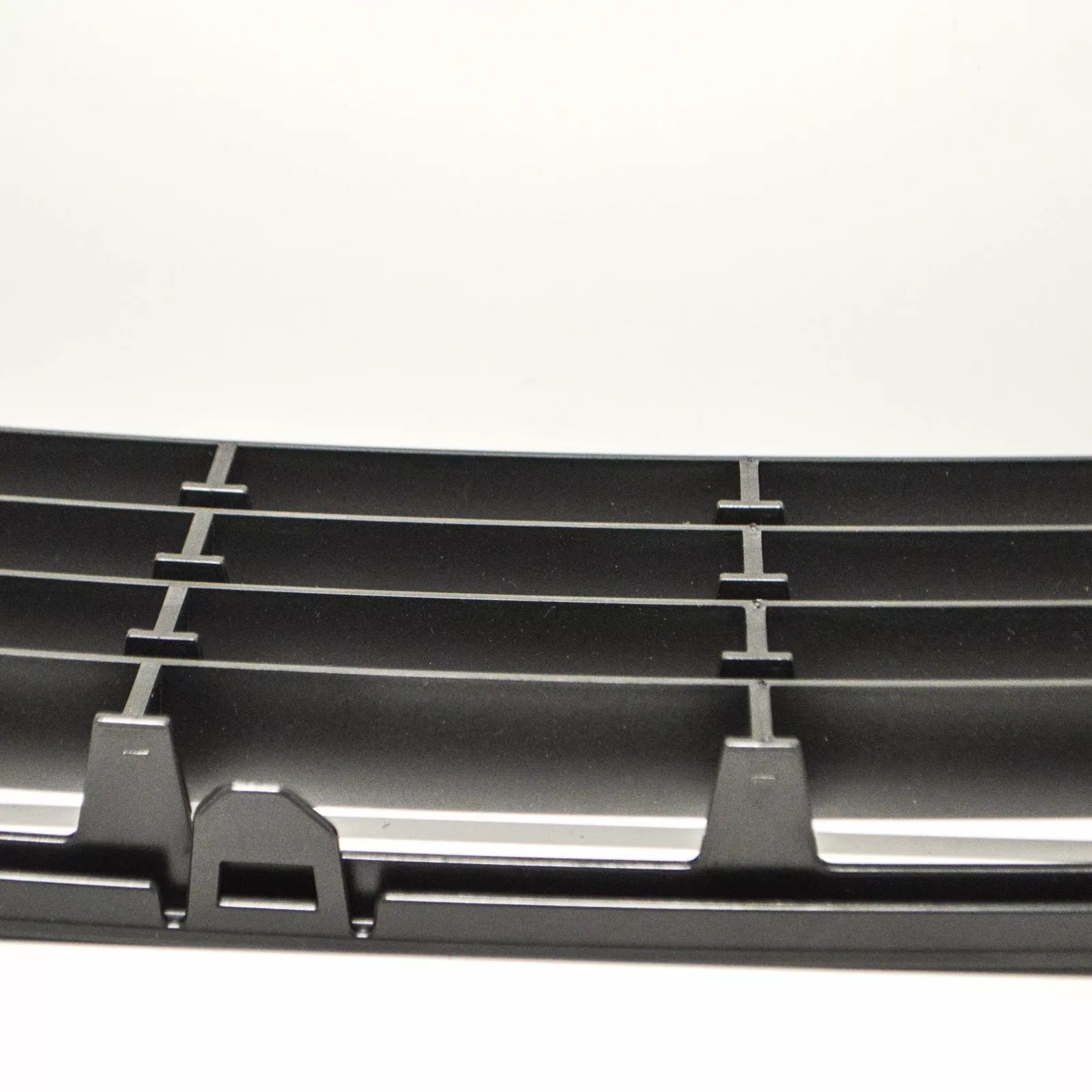 NEW VOLKSWAGEN EOS FRONT BUMPER LOWER GRILLE 1Q0853671DRYP ORIGINAL