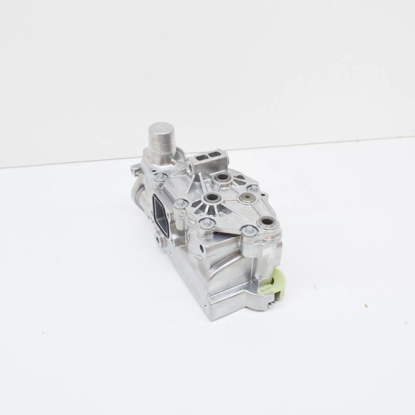 NEW AUDI Q7 4L ENGINE OIL PUMP 079115103S ORIGINAL