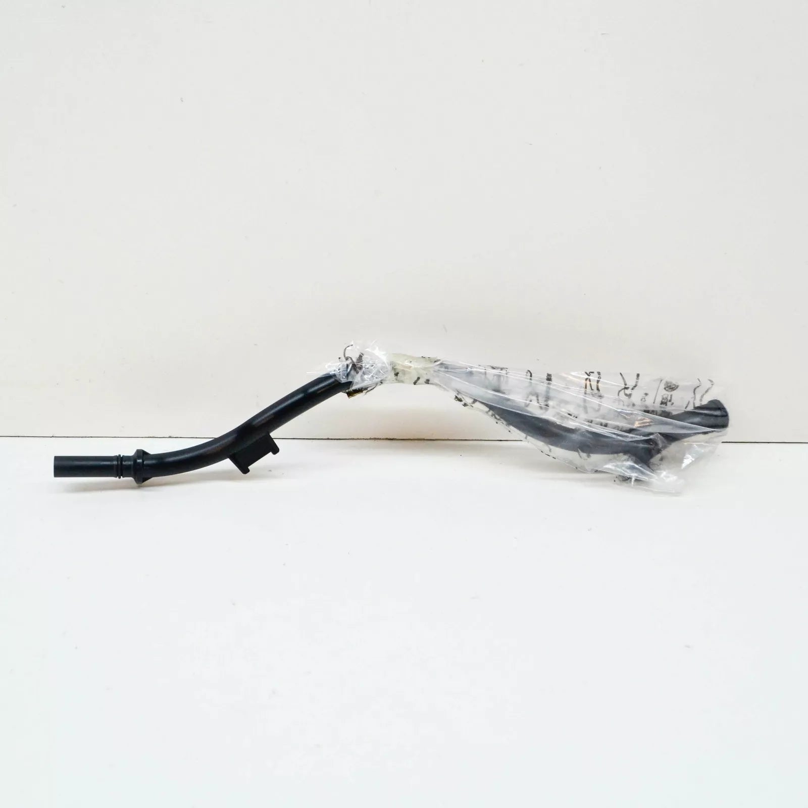 NEW VOLKSWAGEN GOLF MK7 5G TUBE FOR OIL DIPSTICK 04L103634